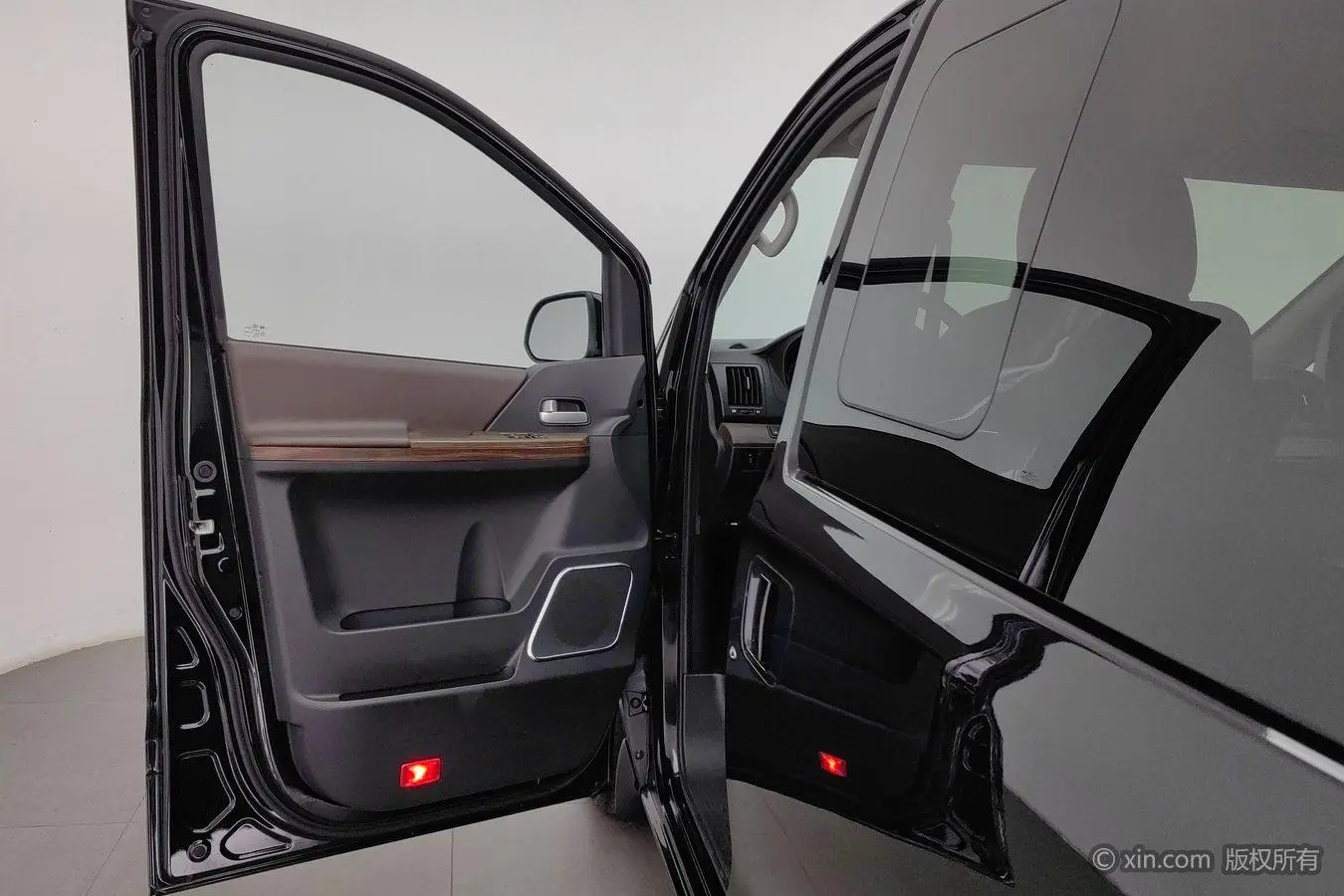 Dongfeng Forthing Smart PLUS 2021 Wagon 2.0L Manual Luxury 7 seat