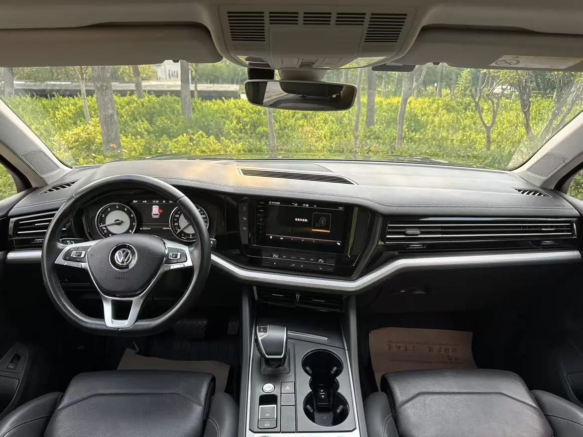 Volkswagen Touareg 2019 2.0TSI Navigator China VI
