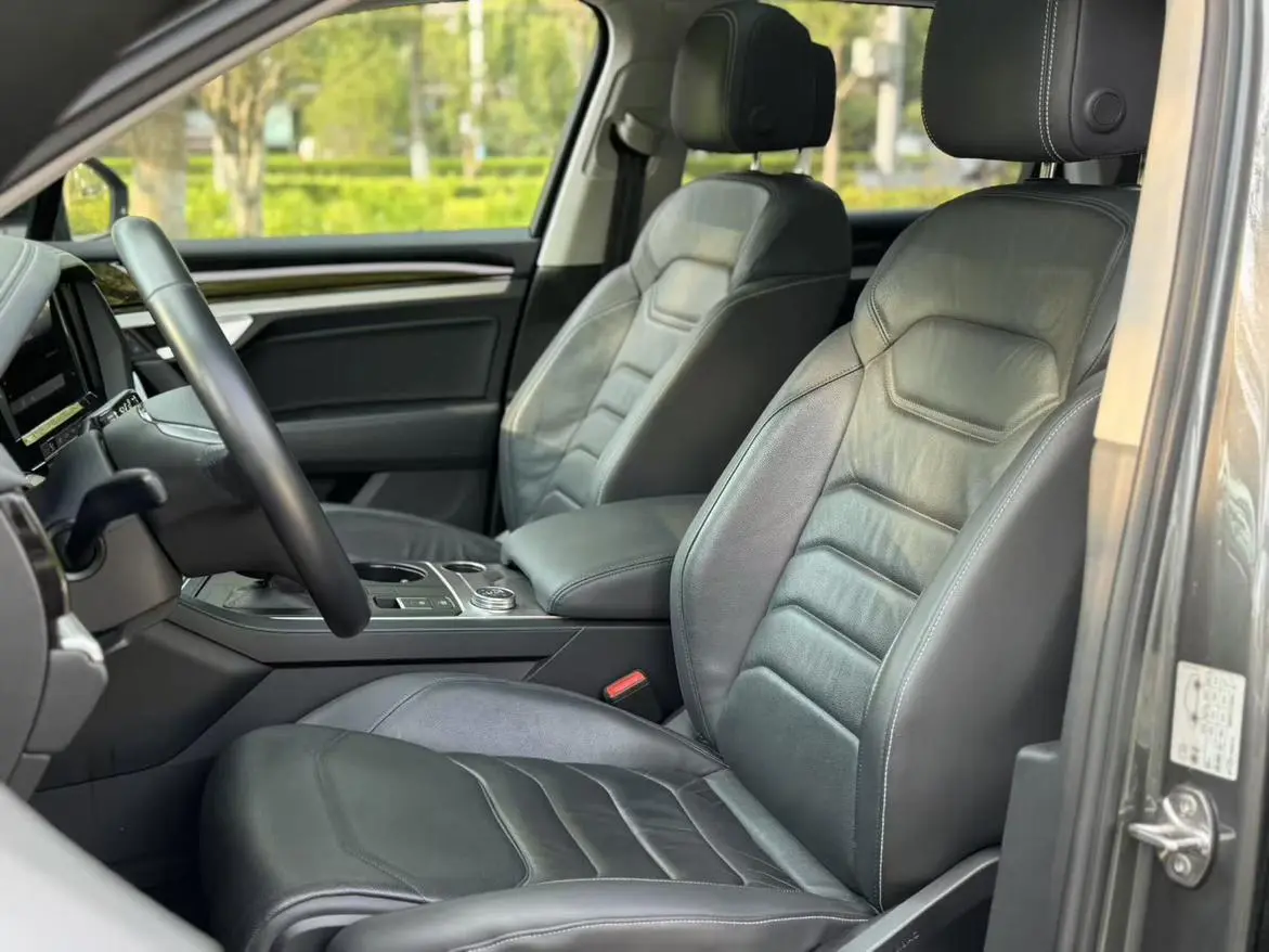 Volkswagen Touareg 2019 2.0TSI Navigator China VI