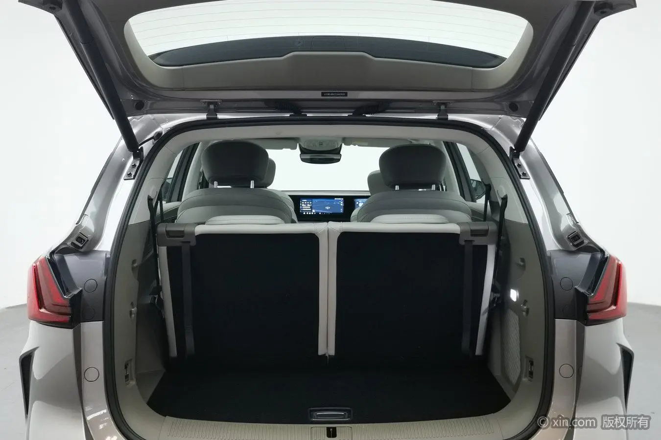 Roewe RX9 2023 2.0TGI 2WD Premium Enjoy