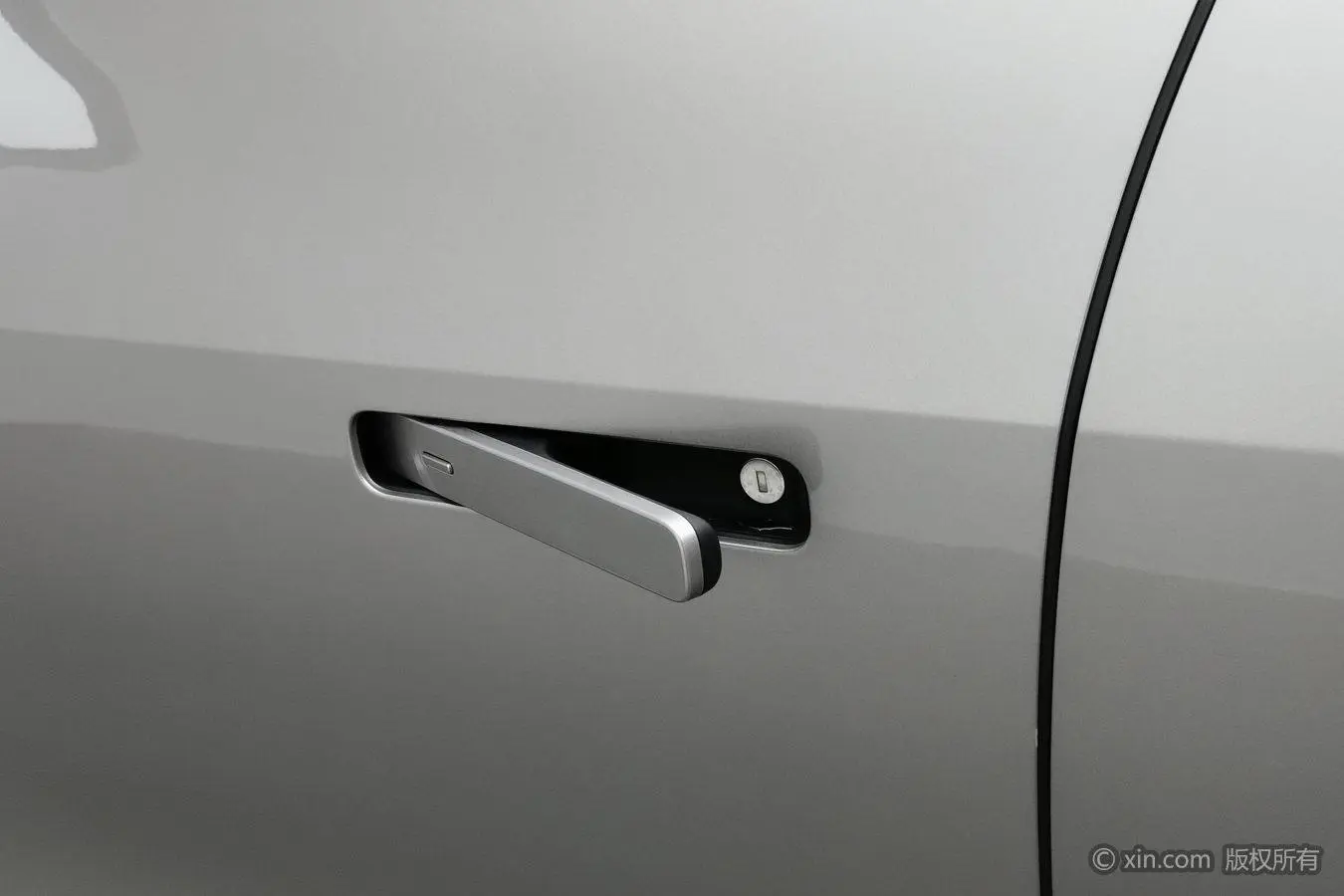 Roewe RX9 2023 2.0TGI 2WD Premium Enjoy