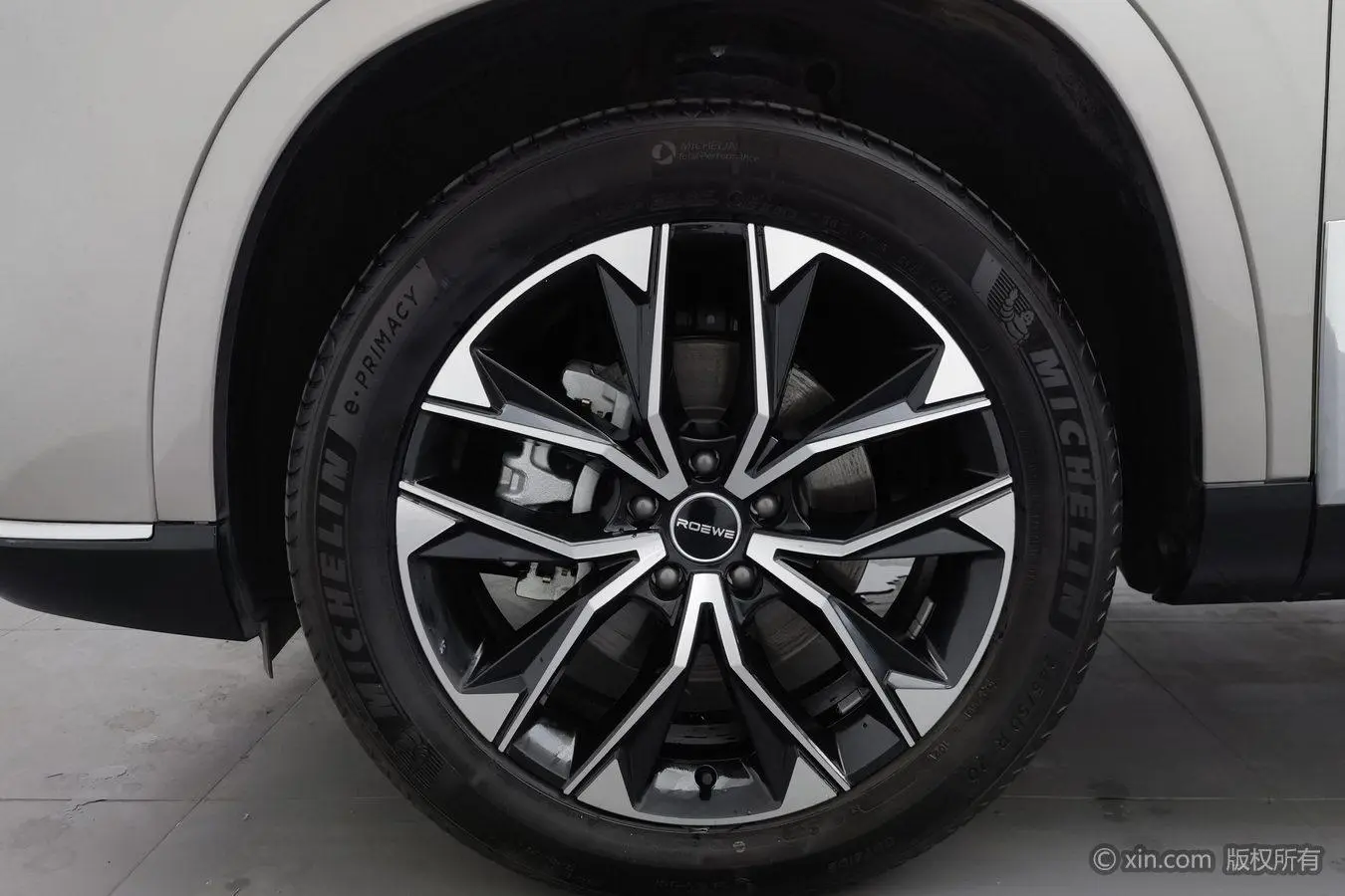 Roewe RX9 2023 2.0TGI 2WD Premium Enjoy