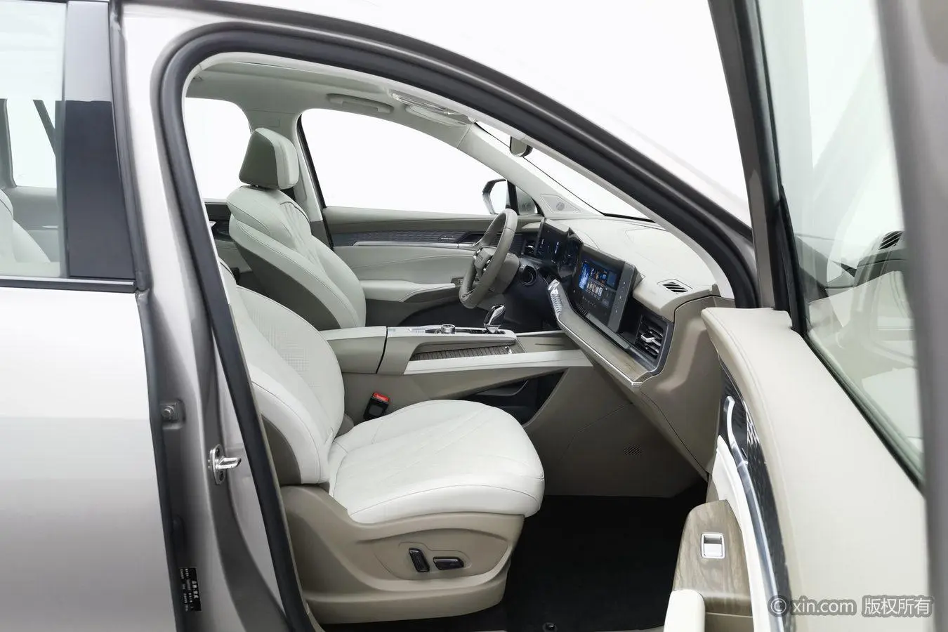 Roewe RX9 2023 2.0TGI 2WD Premium Enjoy