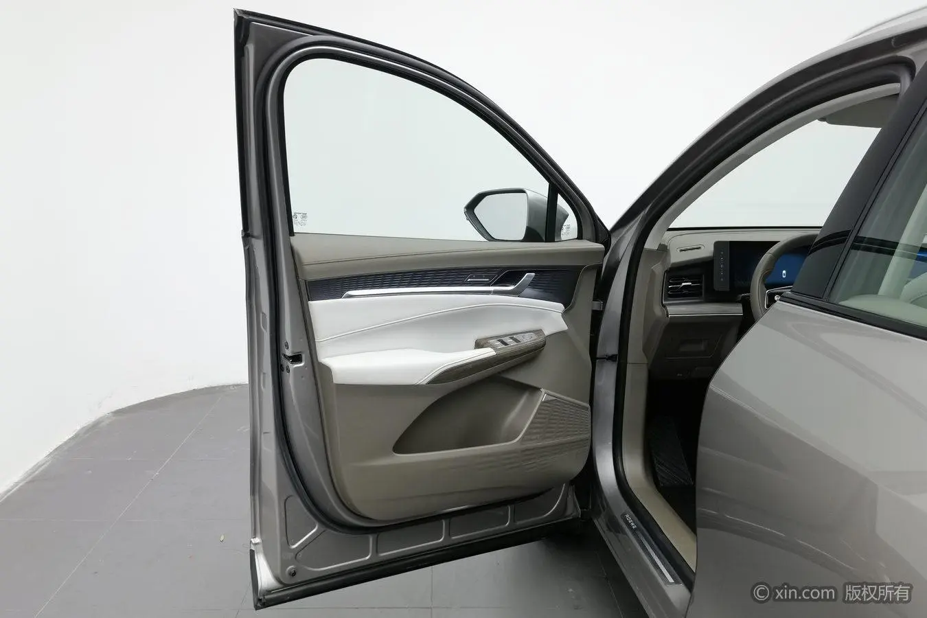 Roewe RX9 2023 2.0TGI 2WD Premium Enjoy