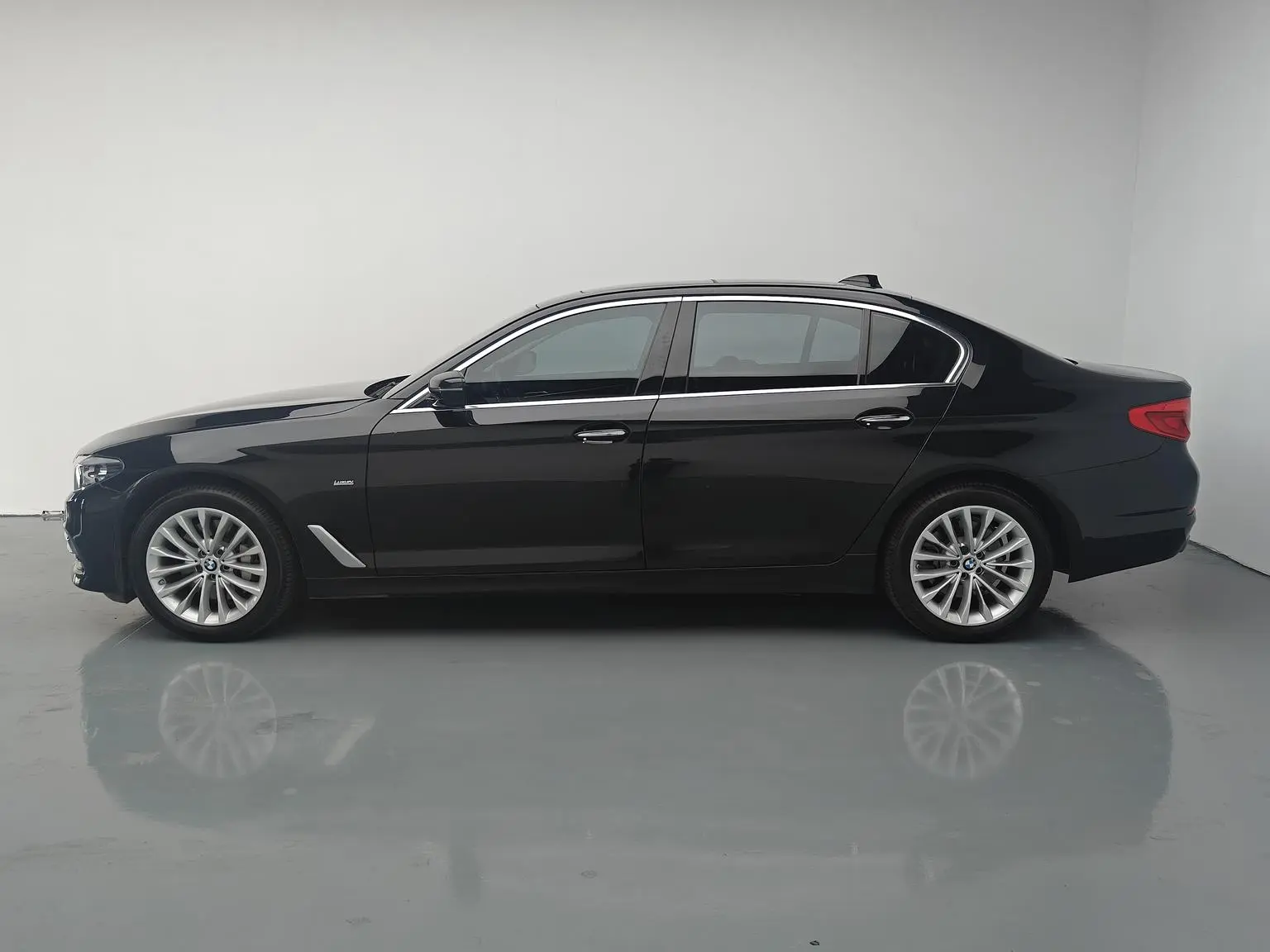 BMW 5 Series 2018 Facelift 530Li Leading Luxury Package