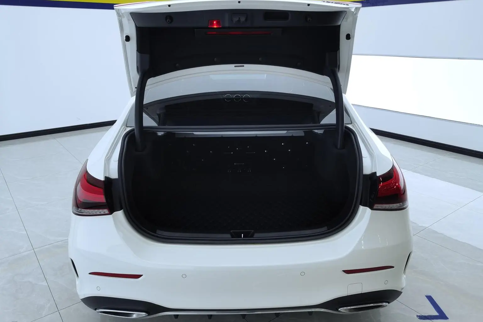 Mercedes-Benz A Class 2020 Facelift A 200 L Sport Sedan Dynamic