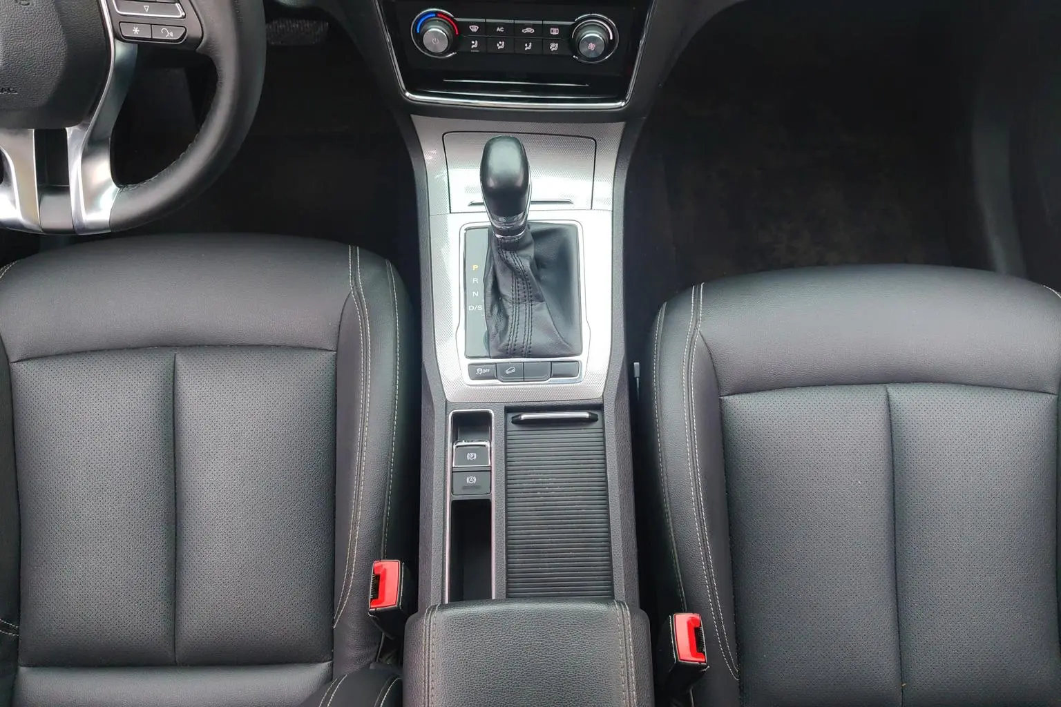Roewe RX5 2018 20T 2WD Auto Flagship