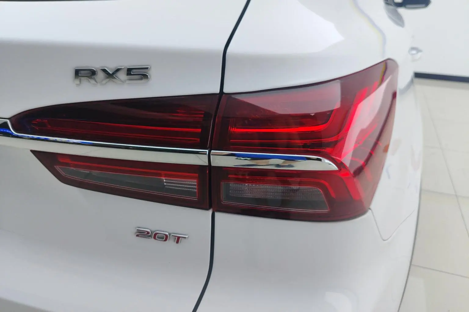Roewe RX5 2018 20T 2WD Auto Flagship