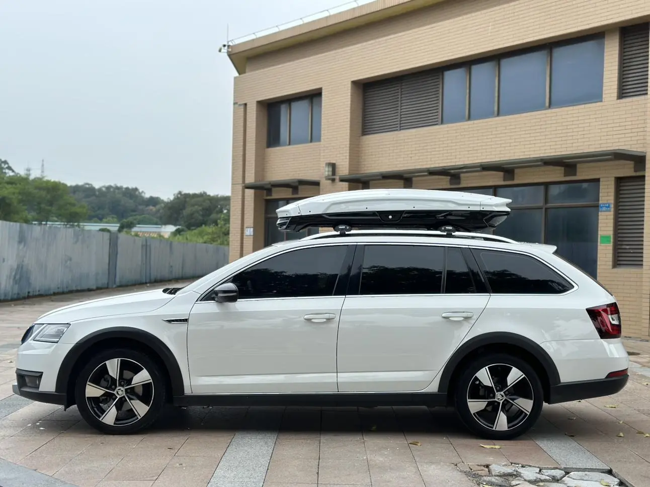 Skoda Octavia 2019 Wagon TSI280 DSG Luxury China VI