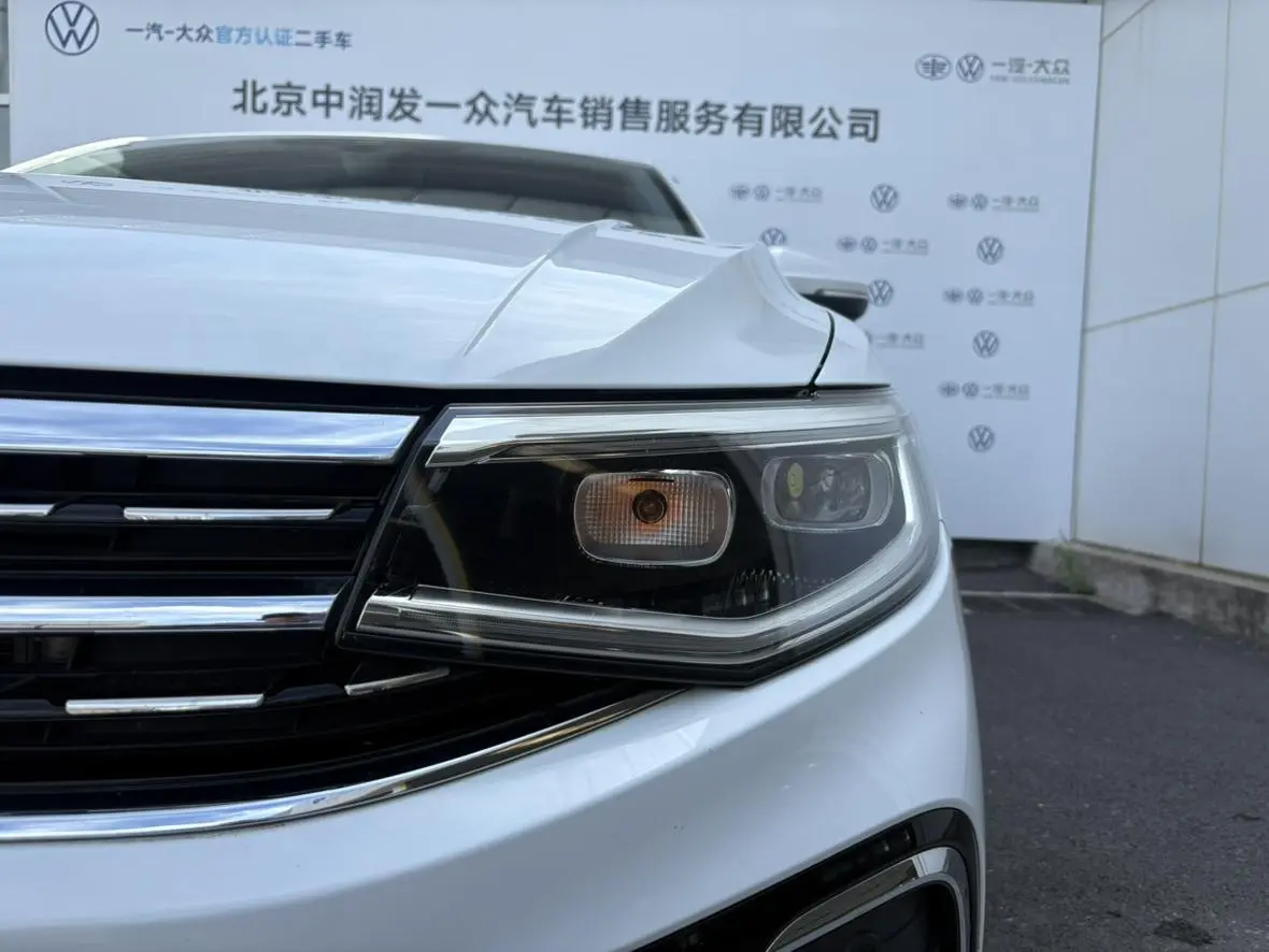 Volkswagen Bora 2023 300TSI DSG Premium