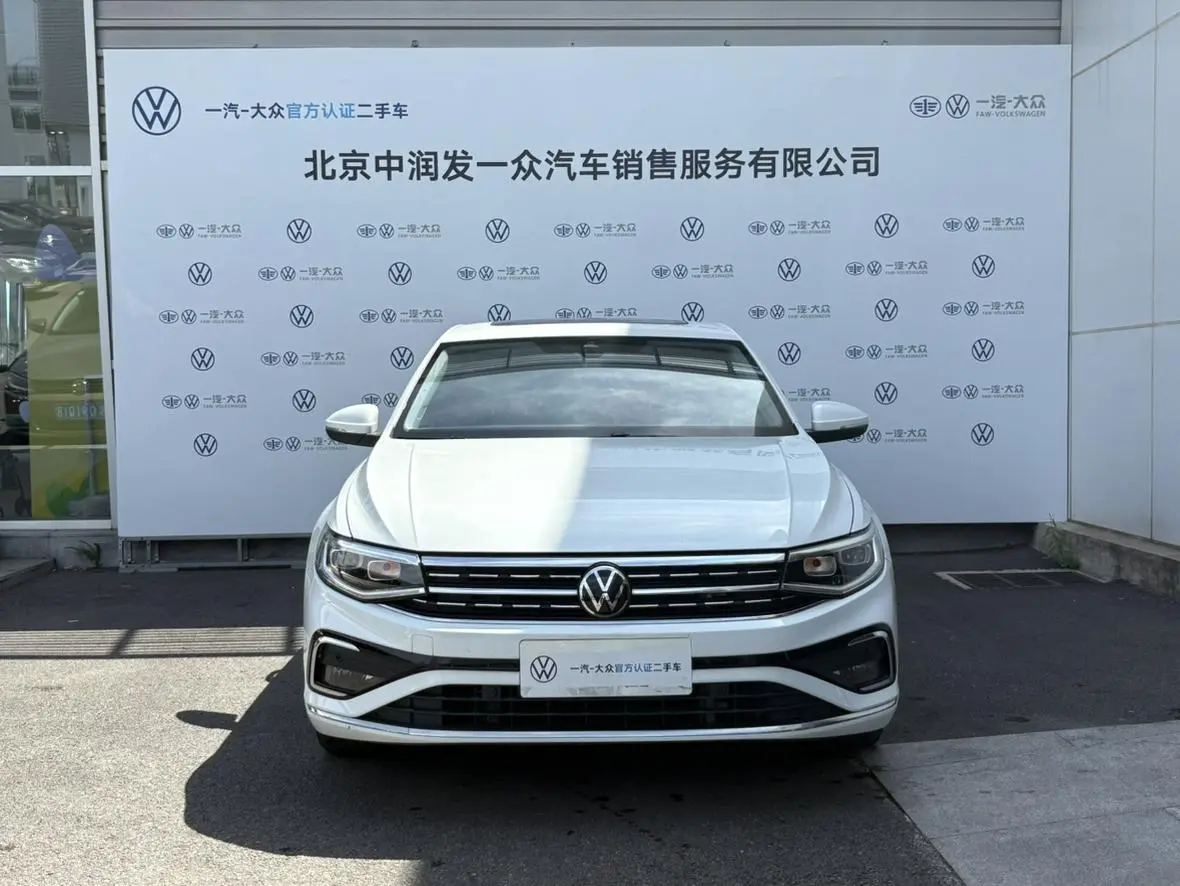 Volkswagen Bora 2023 300TSI DSG Premium