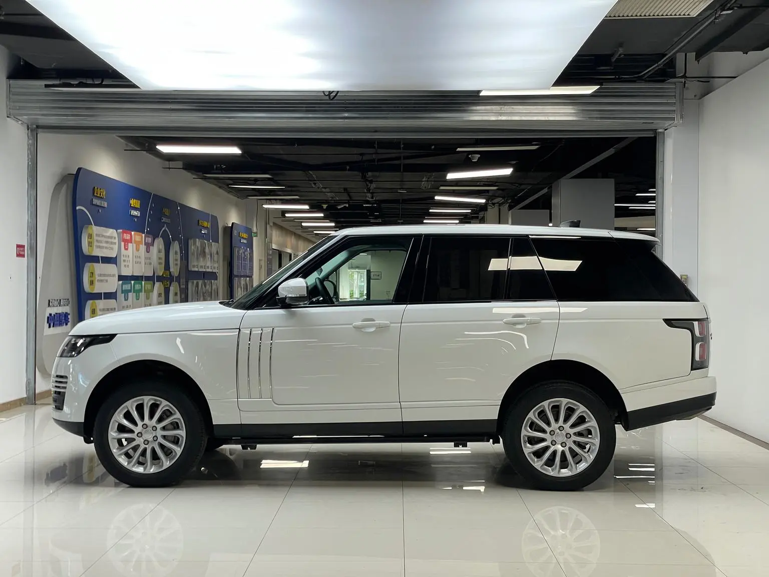 Land Rover Range Rover 2018 3.0 V6 SC Vogue