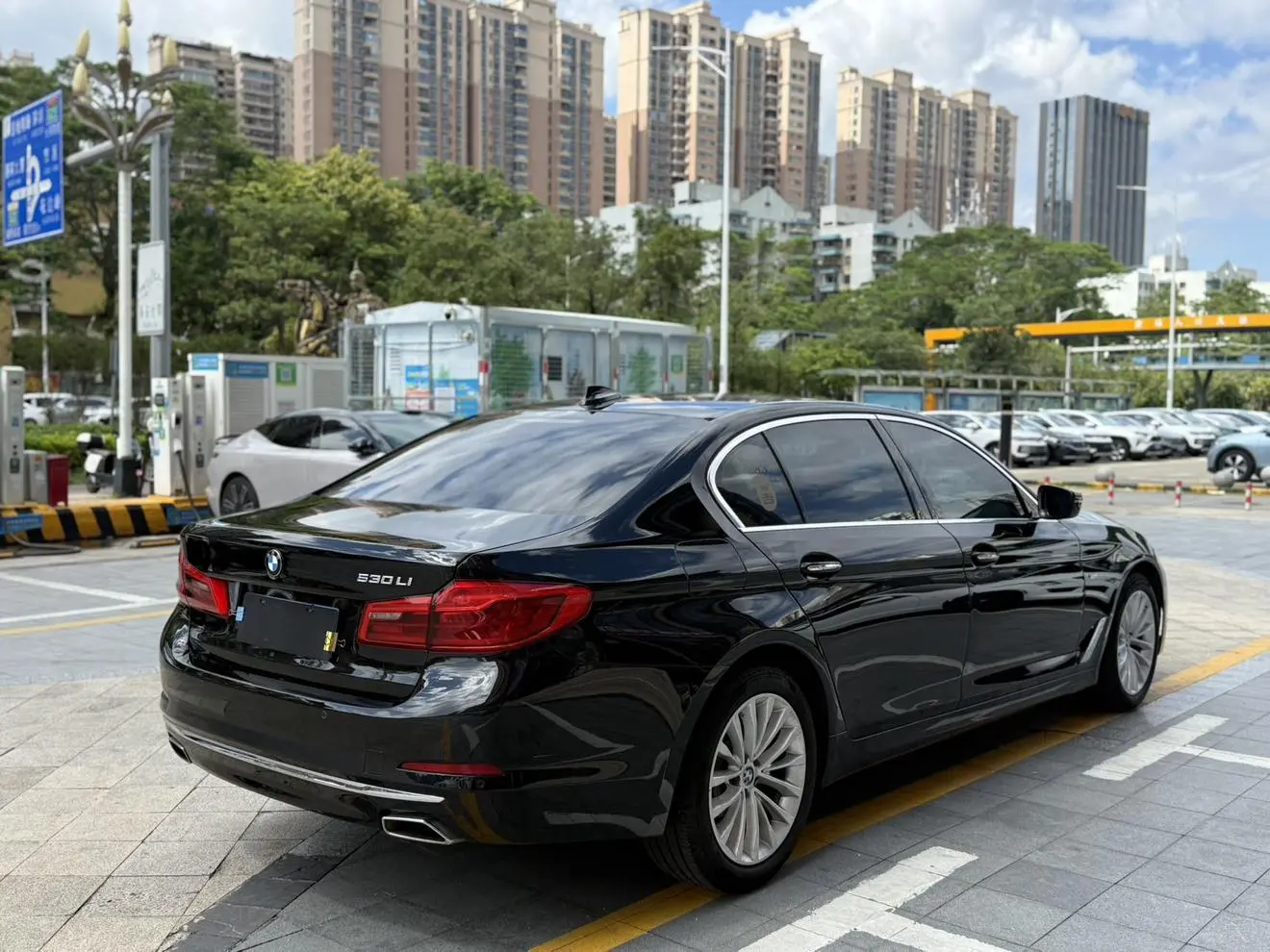 BMW 5 Series 2018 Facelift 530Li Leading Luxury Package