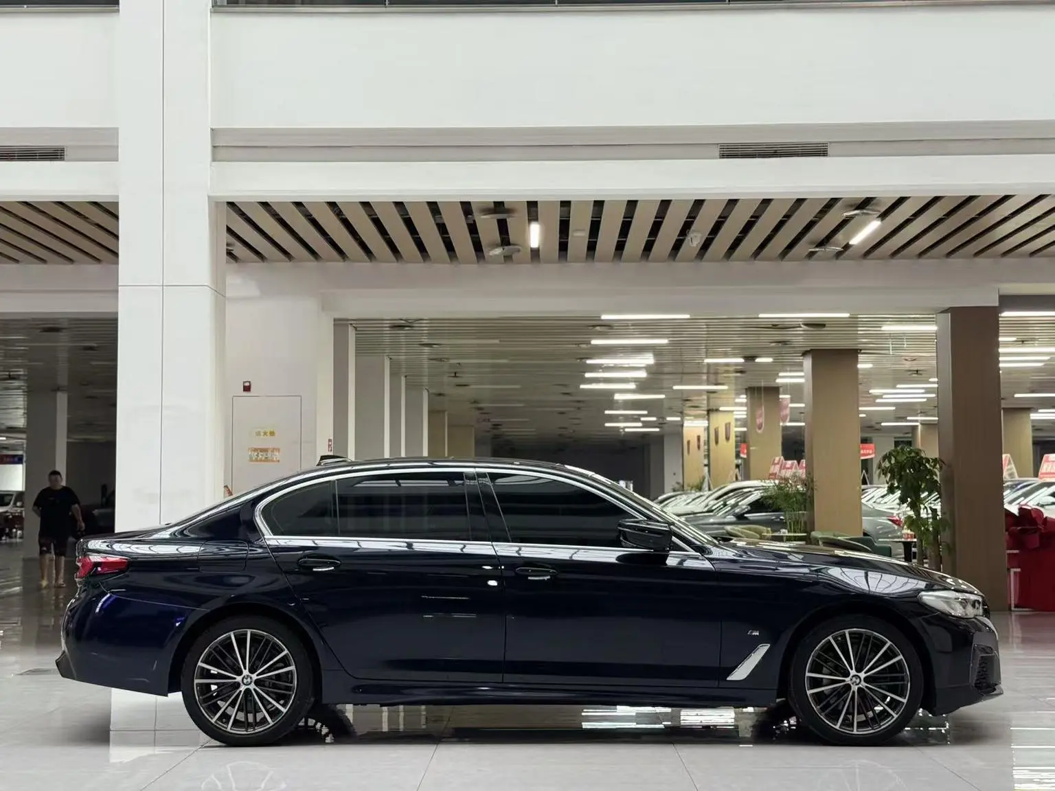 BMW 5 Series 2022 Facelift 530Li Leading M Sport Package