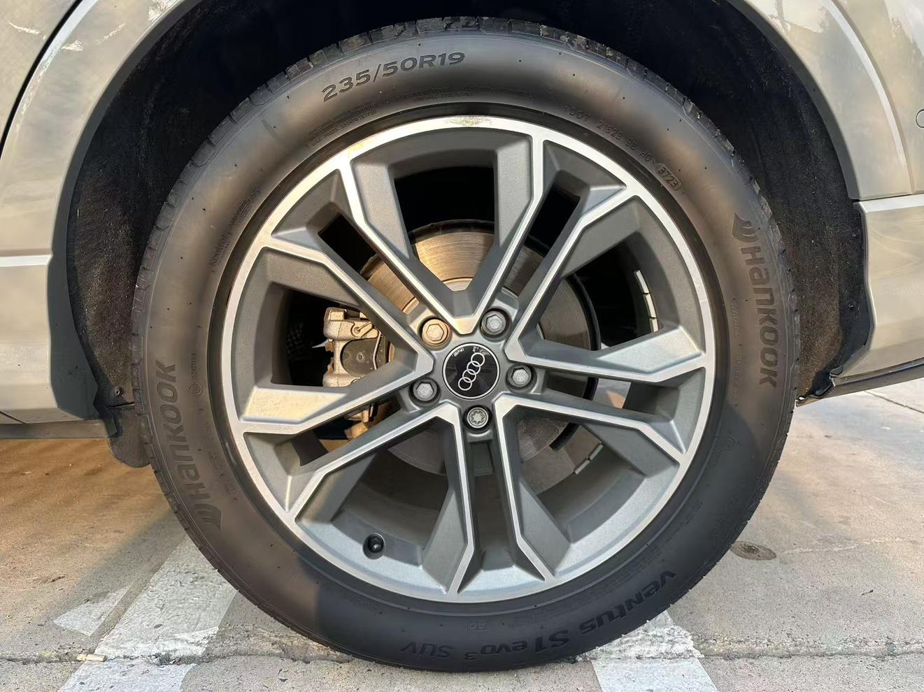 Audi Q3 2024 40 TFSI Dynamic Fashion