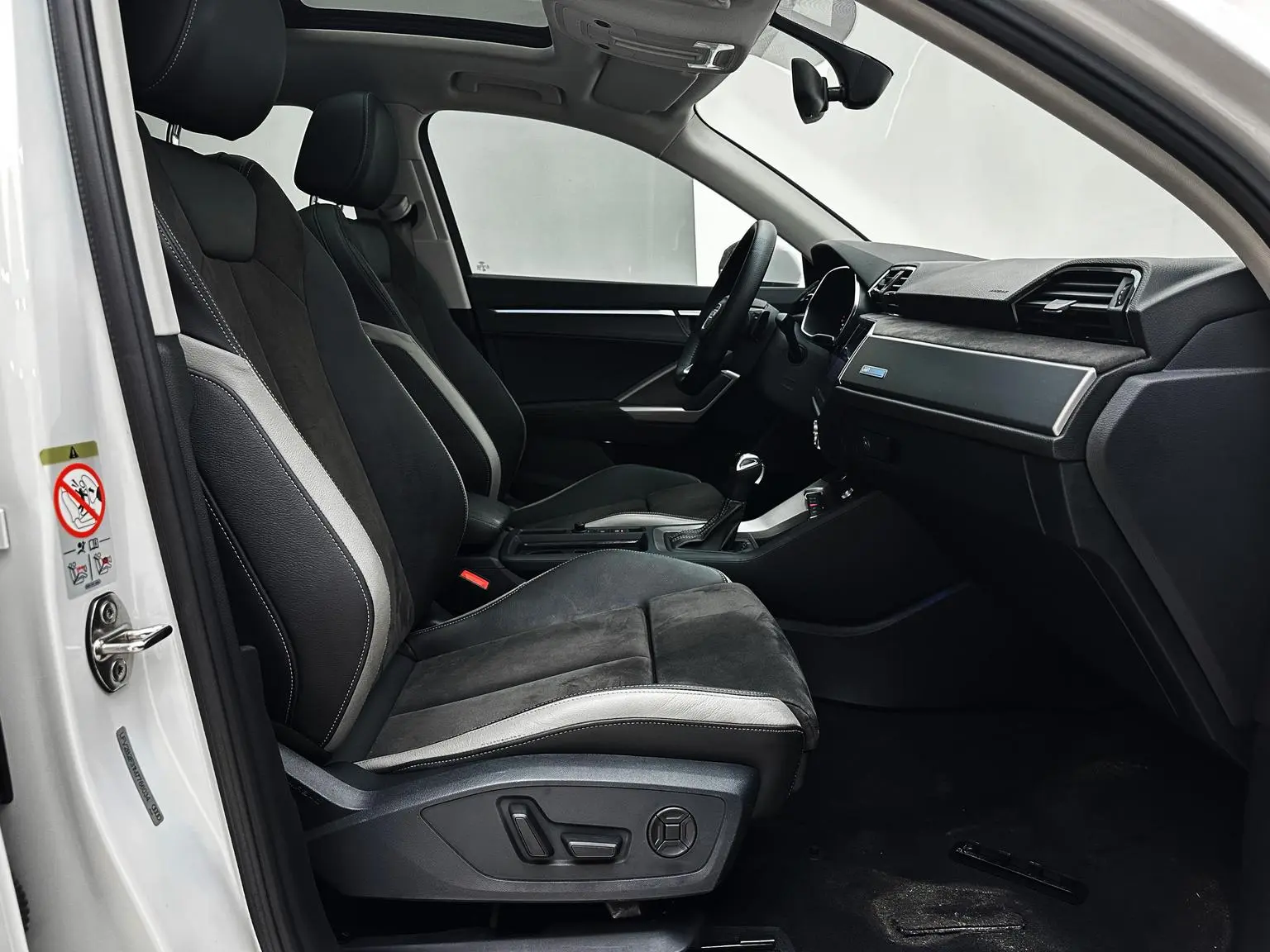 Audi Q3 2022 35 TFSI Dynamic Fashion