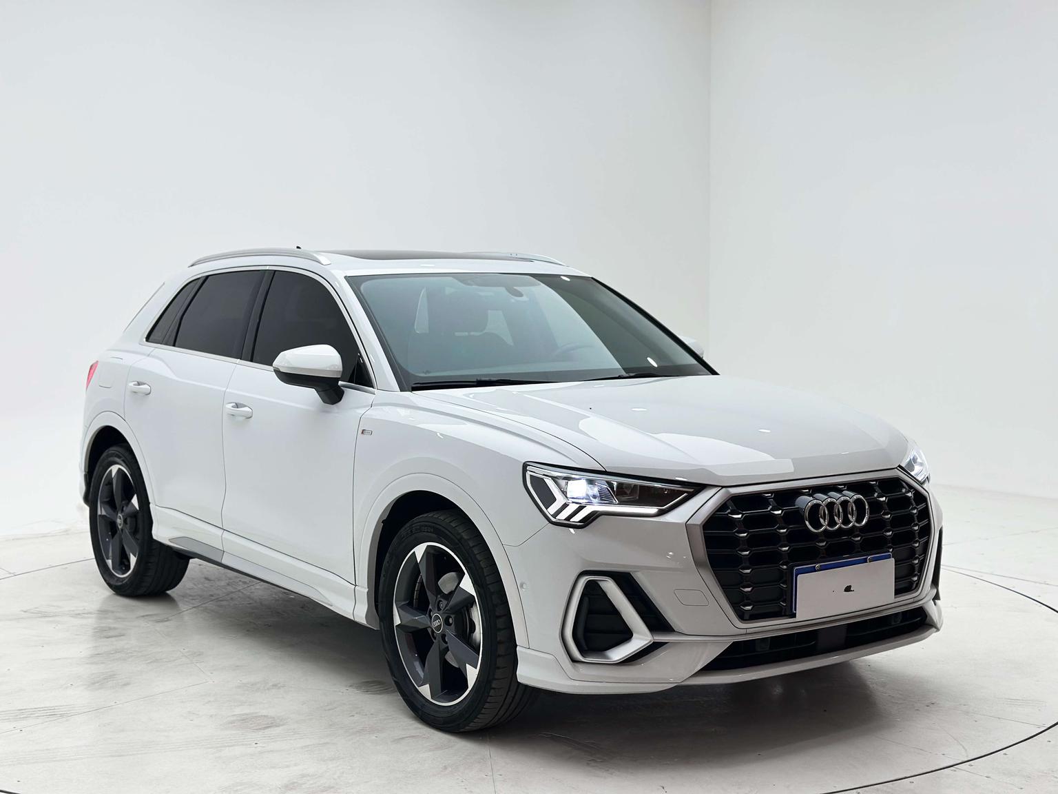 Audi Q3 2022 35 TFSI Dynamic Fashion