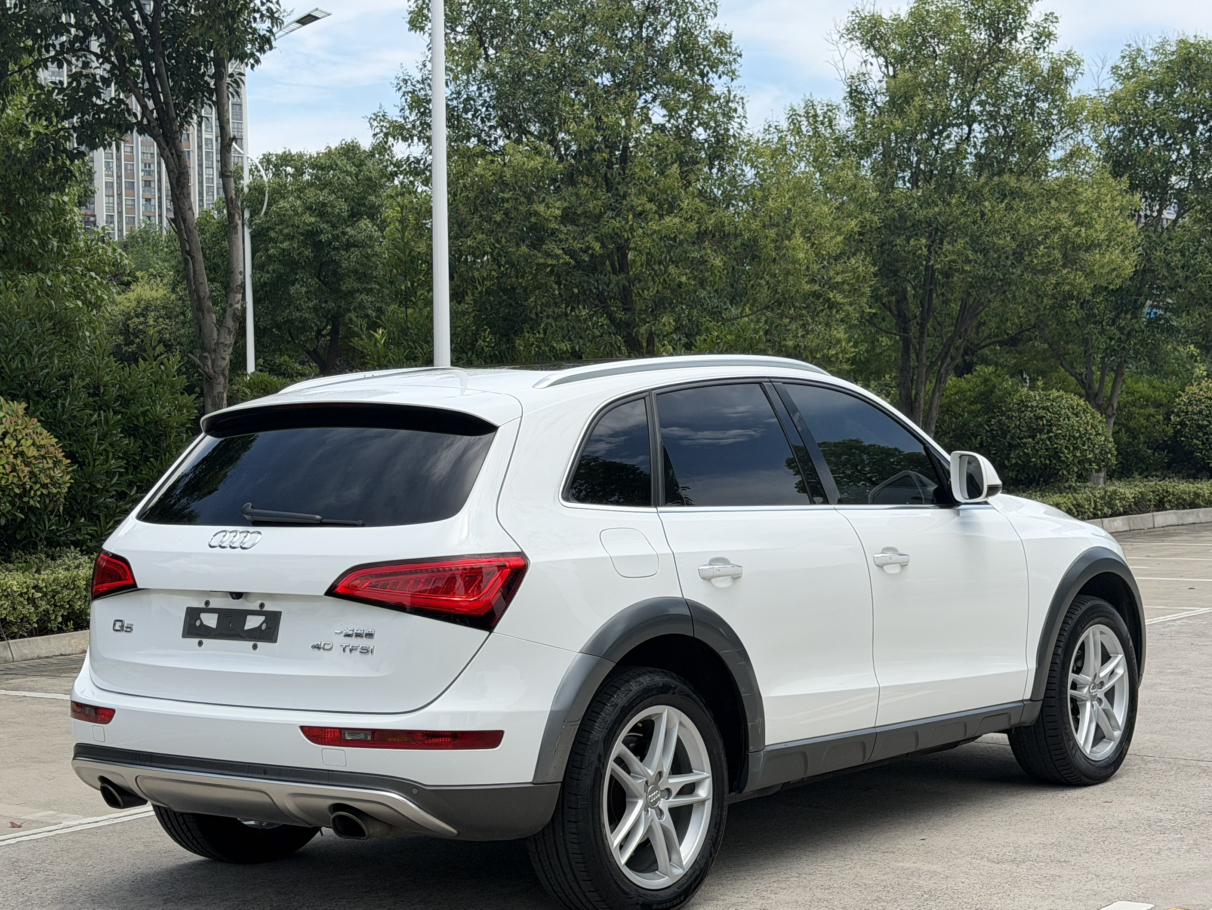 Audi Q5 2018 Heritage 40 TFSI Tech