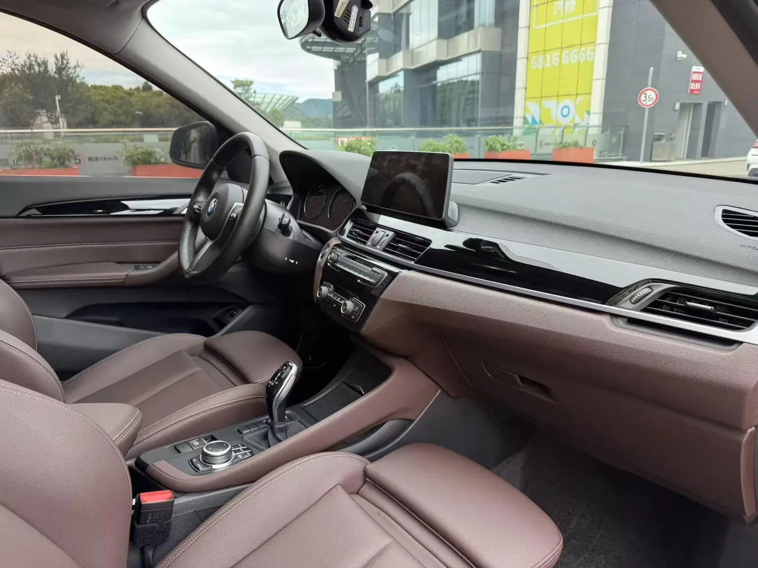 BMW X1 2020 sDrive25Li Leading