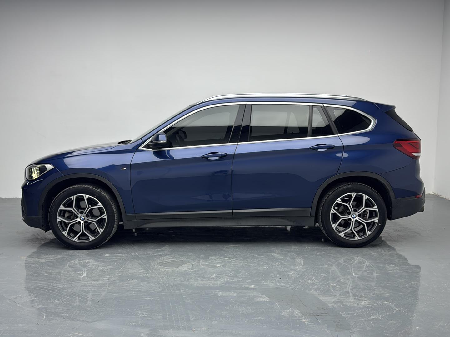 BMW X1 2022 sDrive25Li Leading