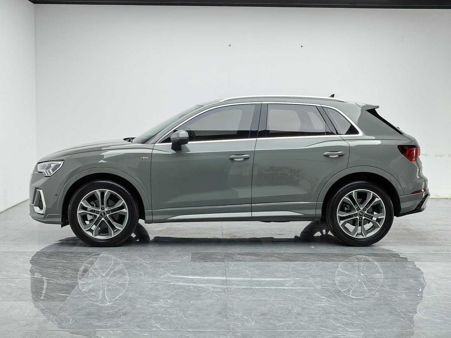 Audi Q3 2024 40 TFSI Dynamic Fashion