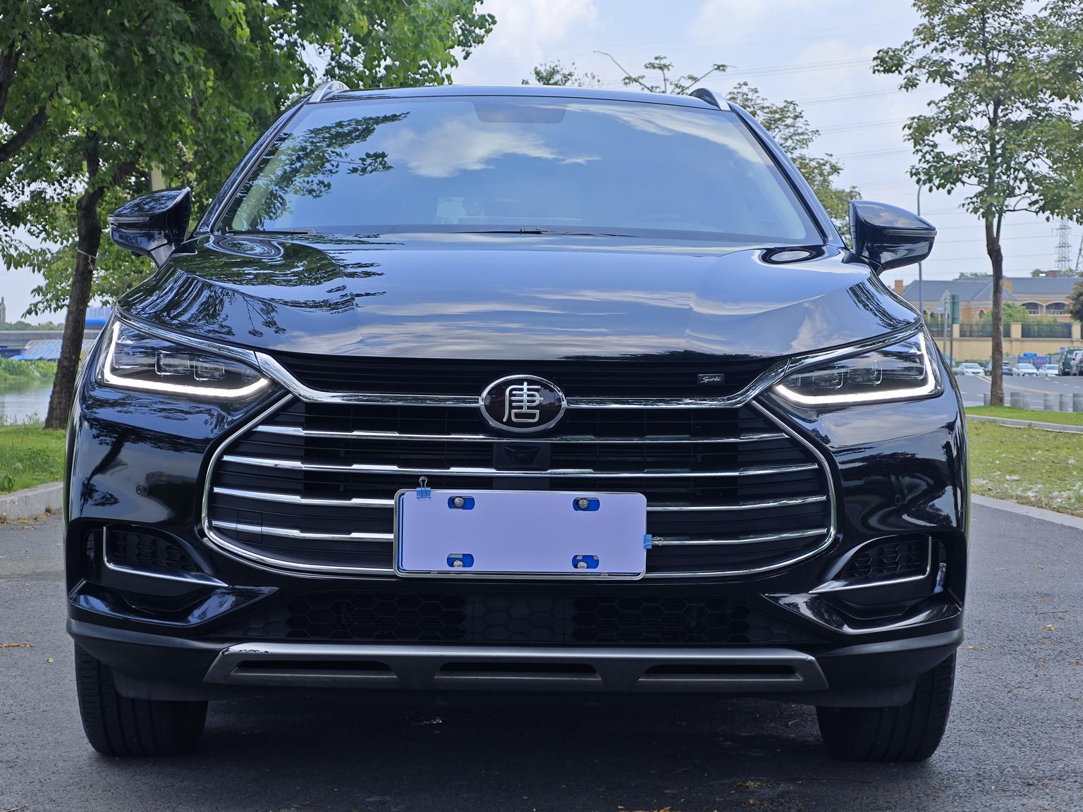 BYD Tang 2019 2.0T Auto Smart Connected Premium 5 seat China VI