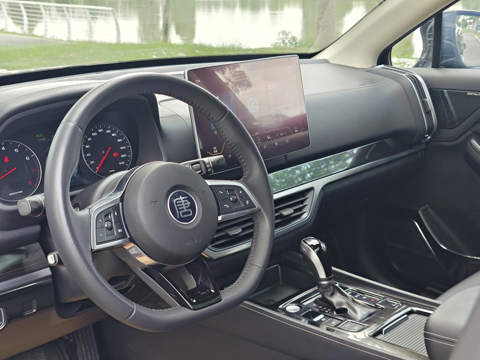 BYD Tang 2019 2.0T Auto Smart Connected Premium 5 seat China VI