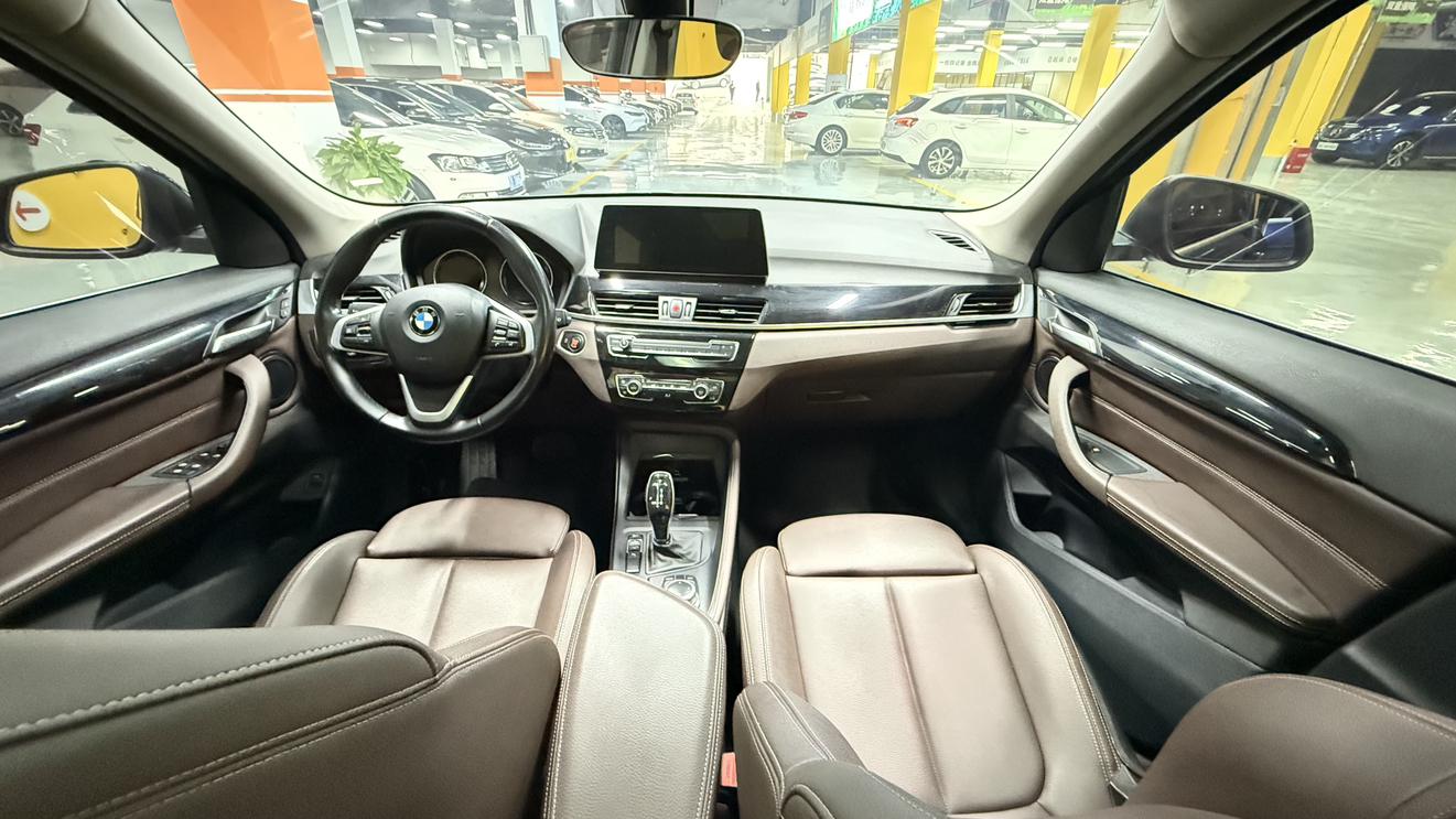 BMW X1 2020 sDrive25Li Leading