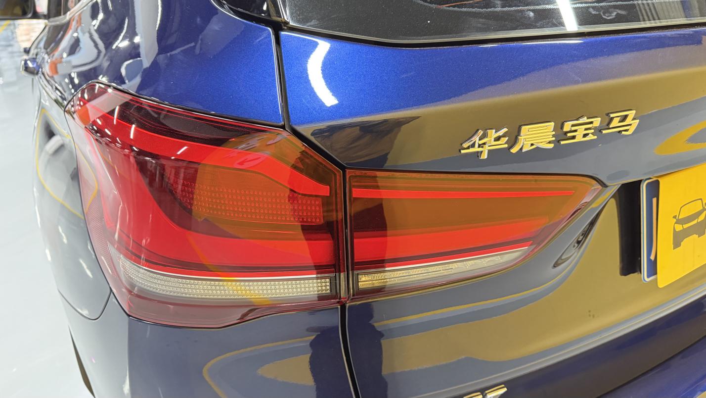 BMW X1 2020 sDrive25Li Leading