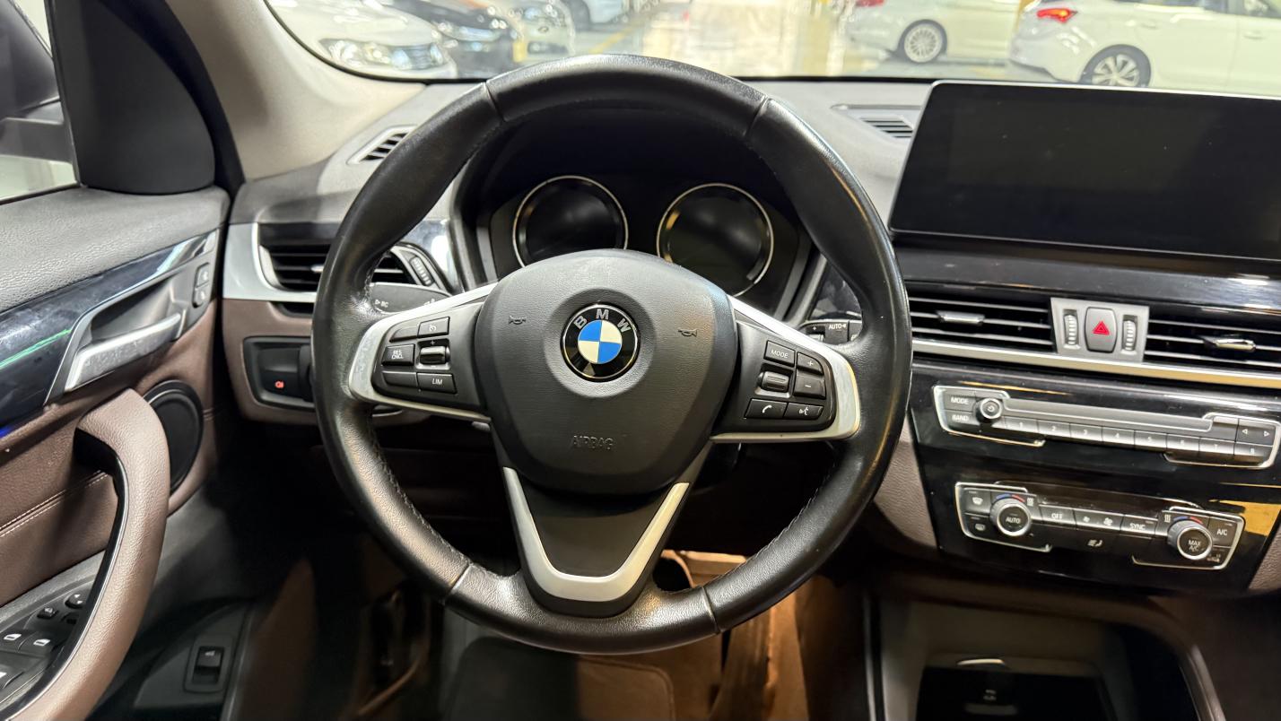 BMW X1 2020 sDrive25Li Leading