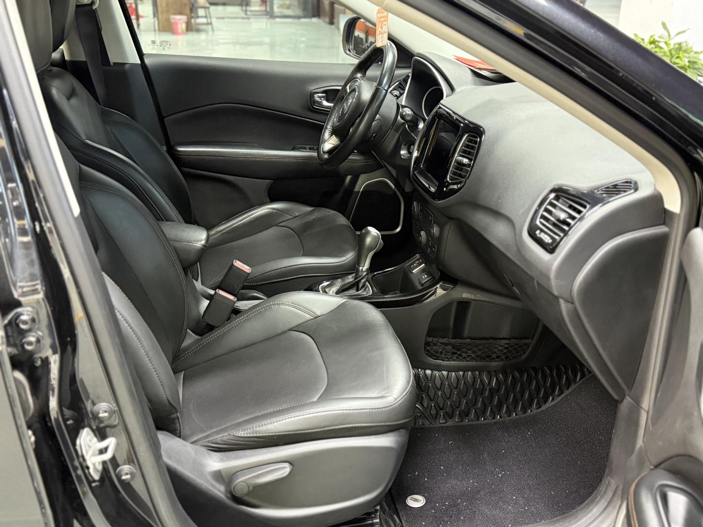 Jeep Compass 2019 220T Auto