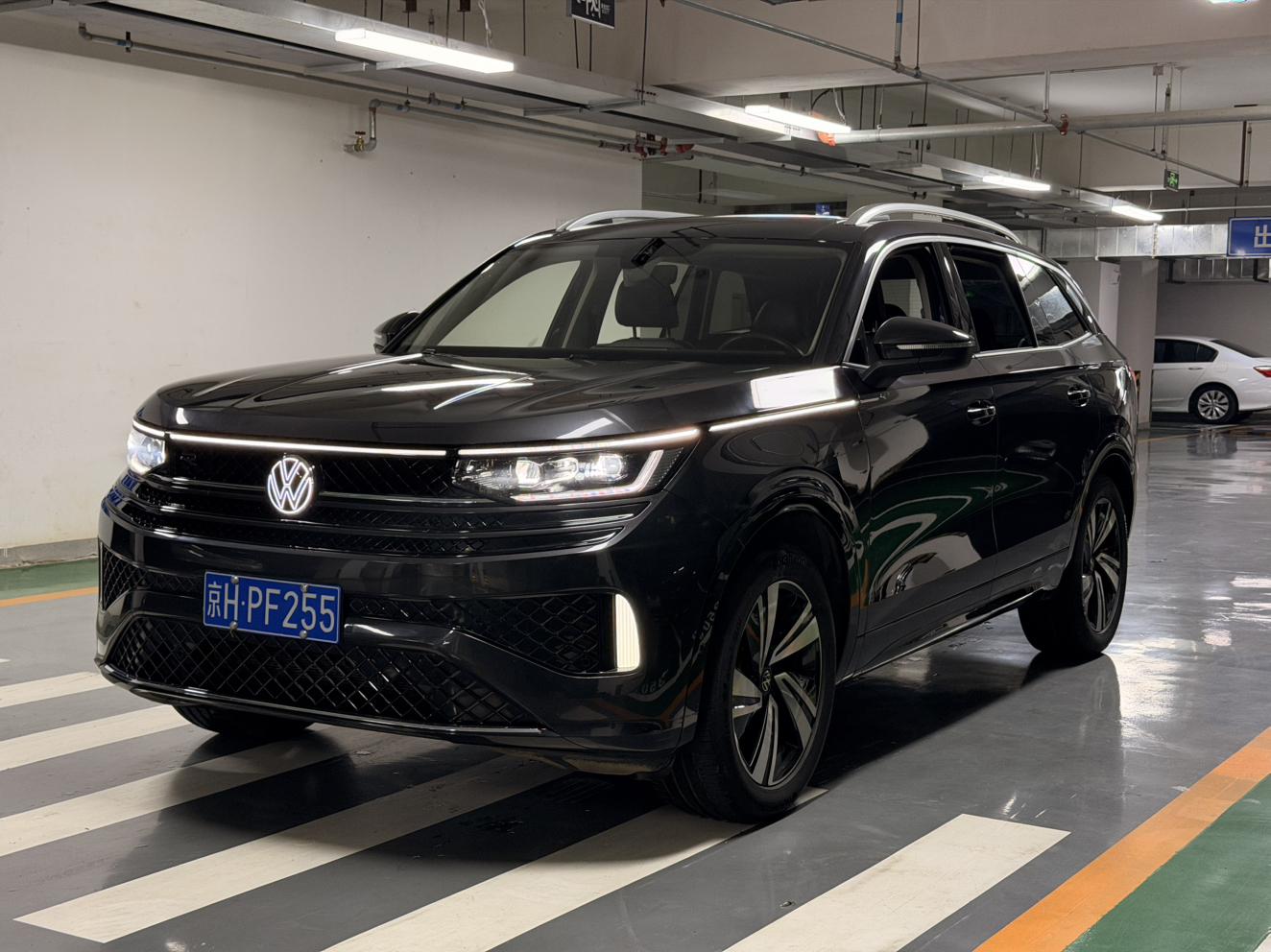 Volkswagen 2024 380TSI 4WD R-line