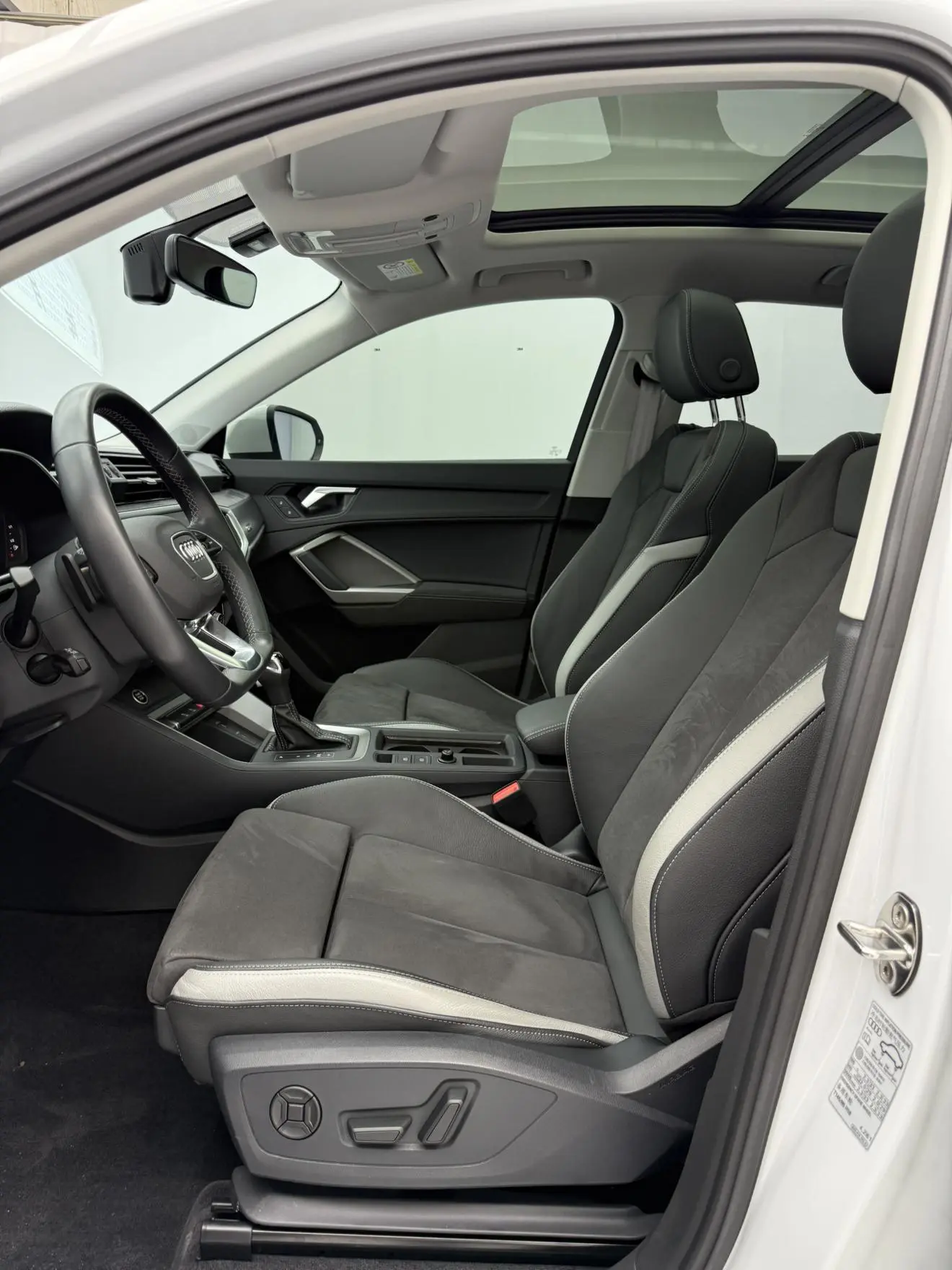 Audi Q3 2023 35 TFSI Dynamic Fashion