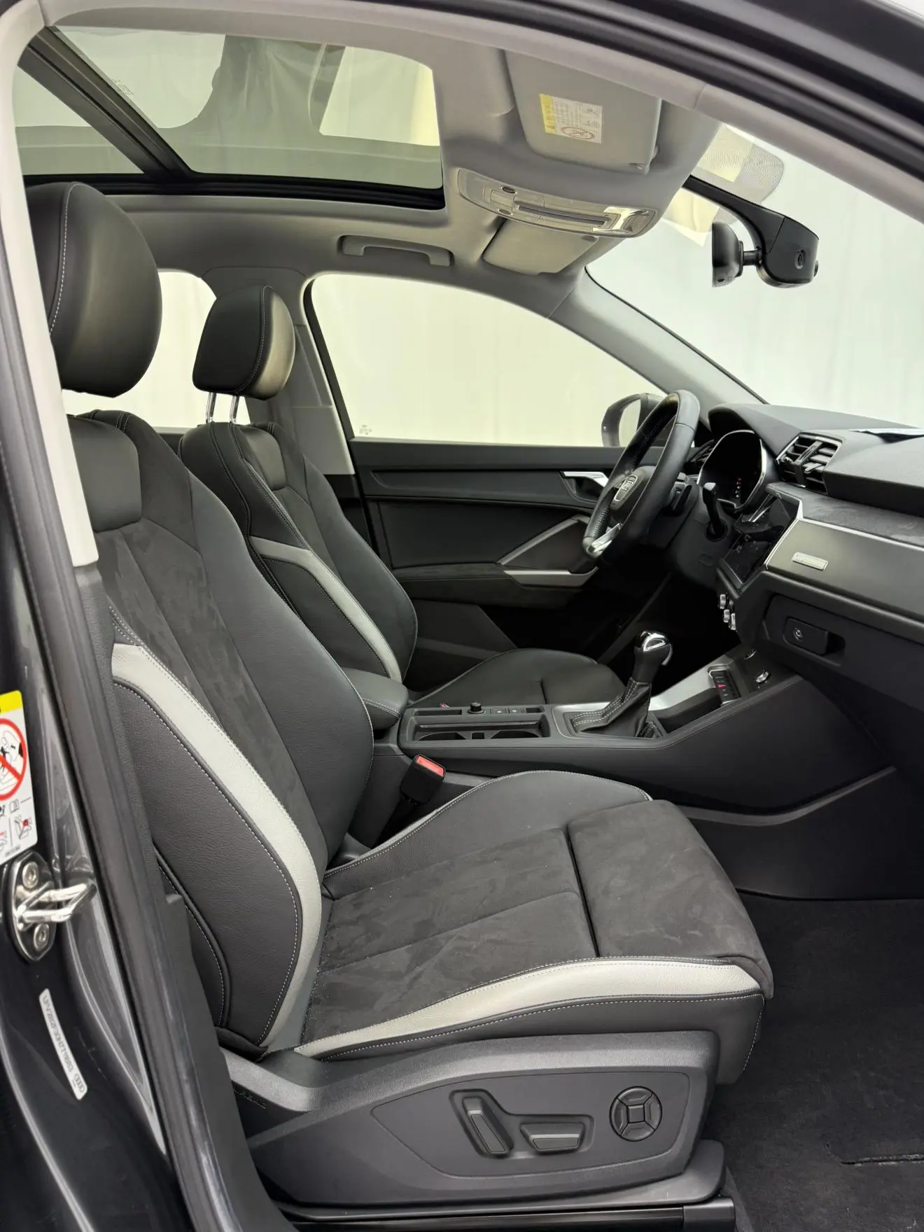 Audi Q3 2022 35 TFSI Dynamic Fashion