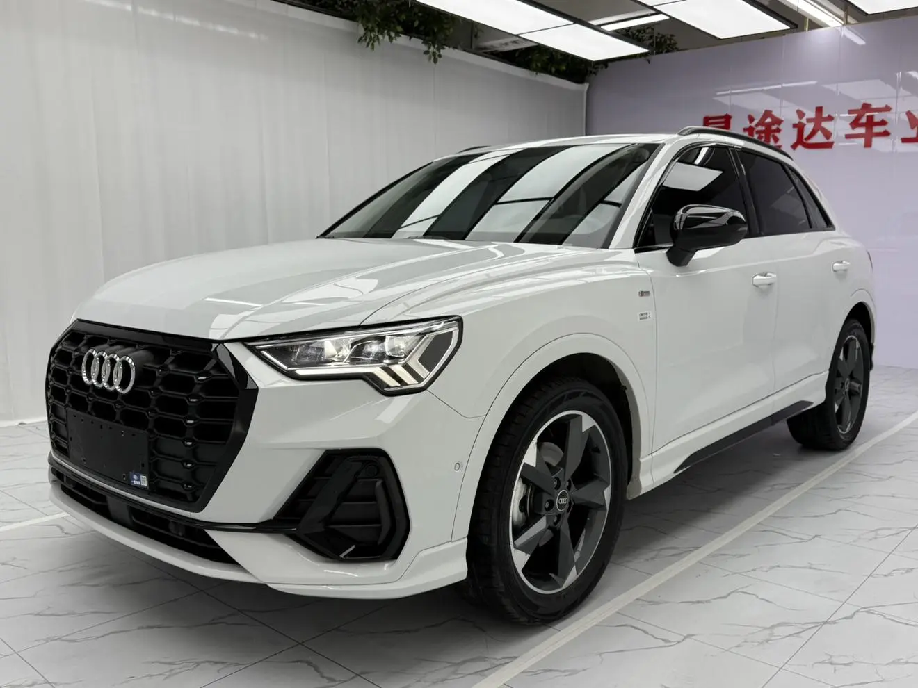Audi Q3 2022 35 TFSI Dynamic Fashion
