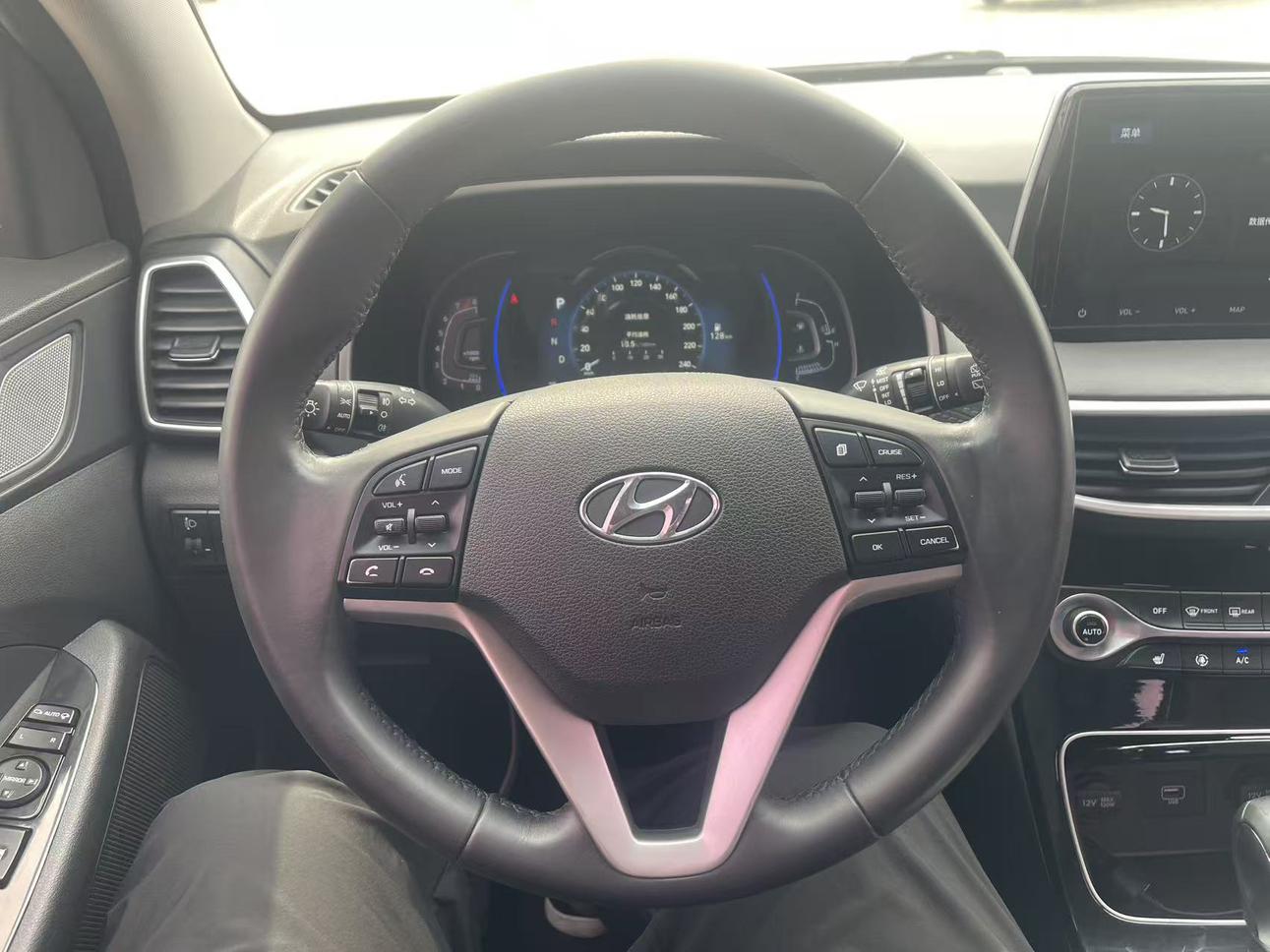 Hyundai Tucson 2019 280TGDi DCT 2WD Smart Connected China VI