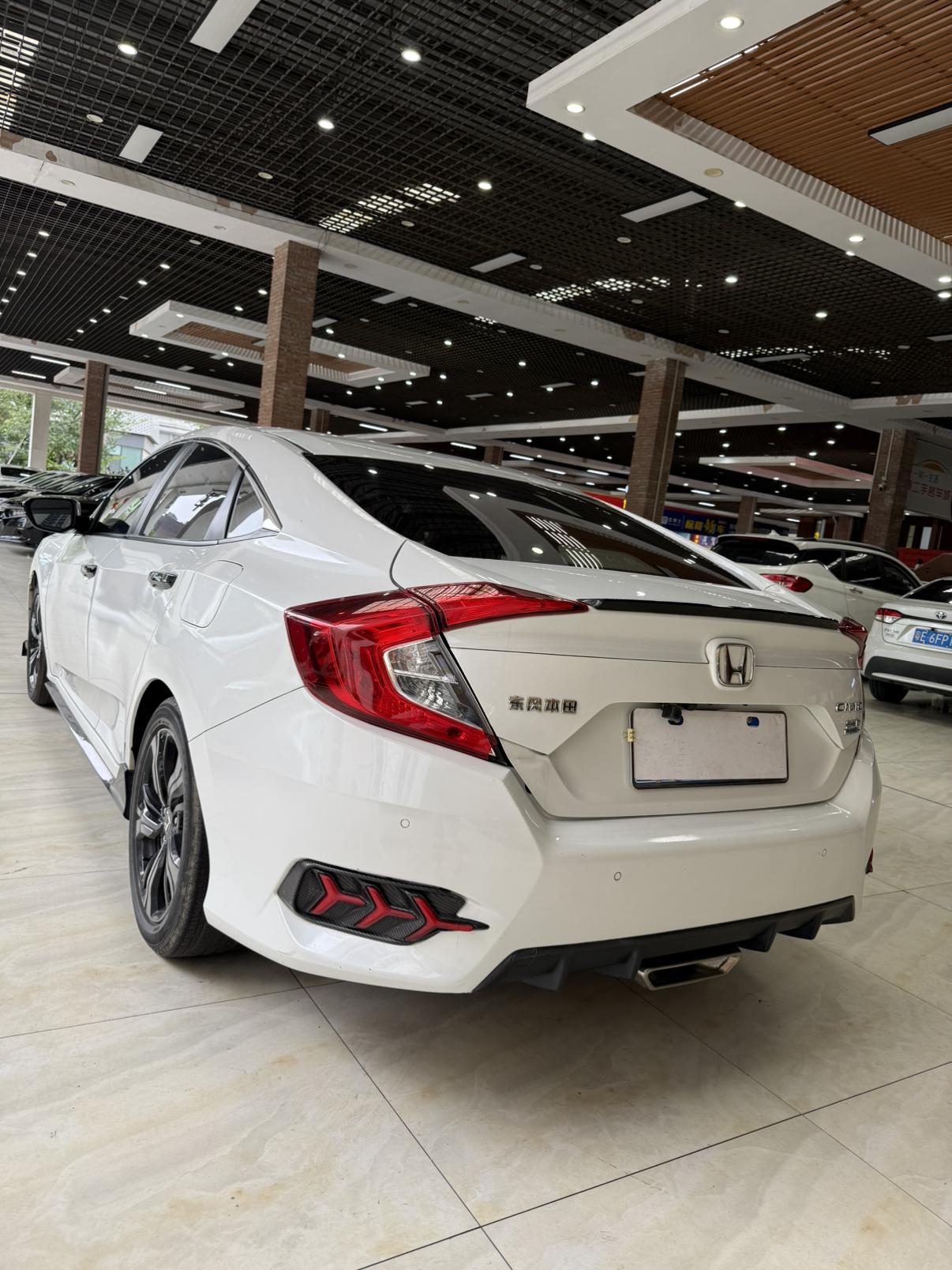 Honda Civic 2019 220TURBO CVT Dynamic China VI