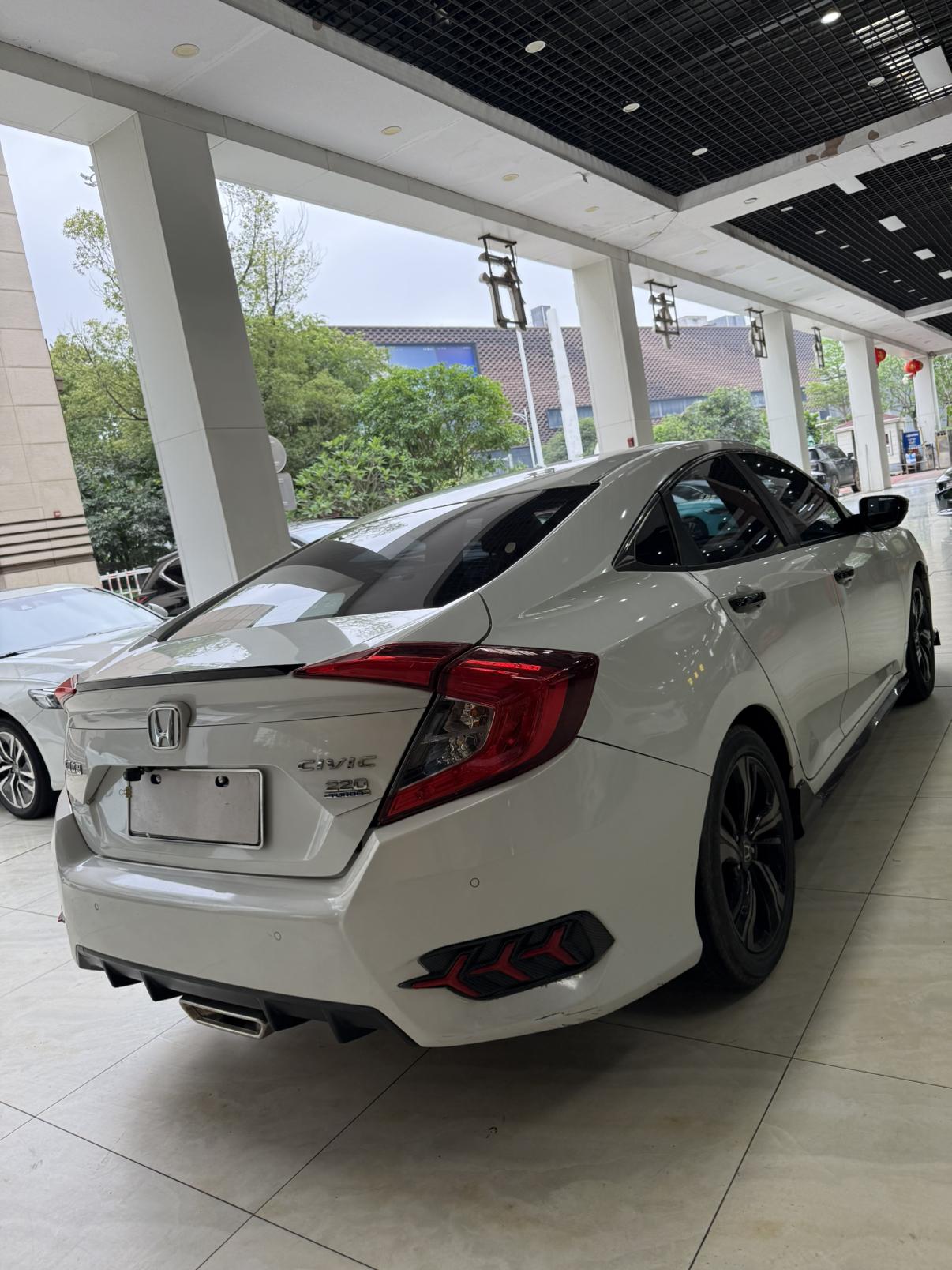Honda Civic 2019 220TURBO CVT Dynamic China VI