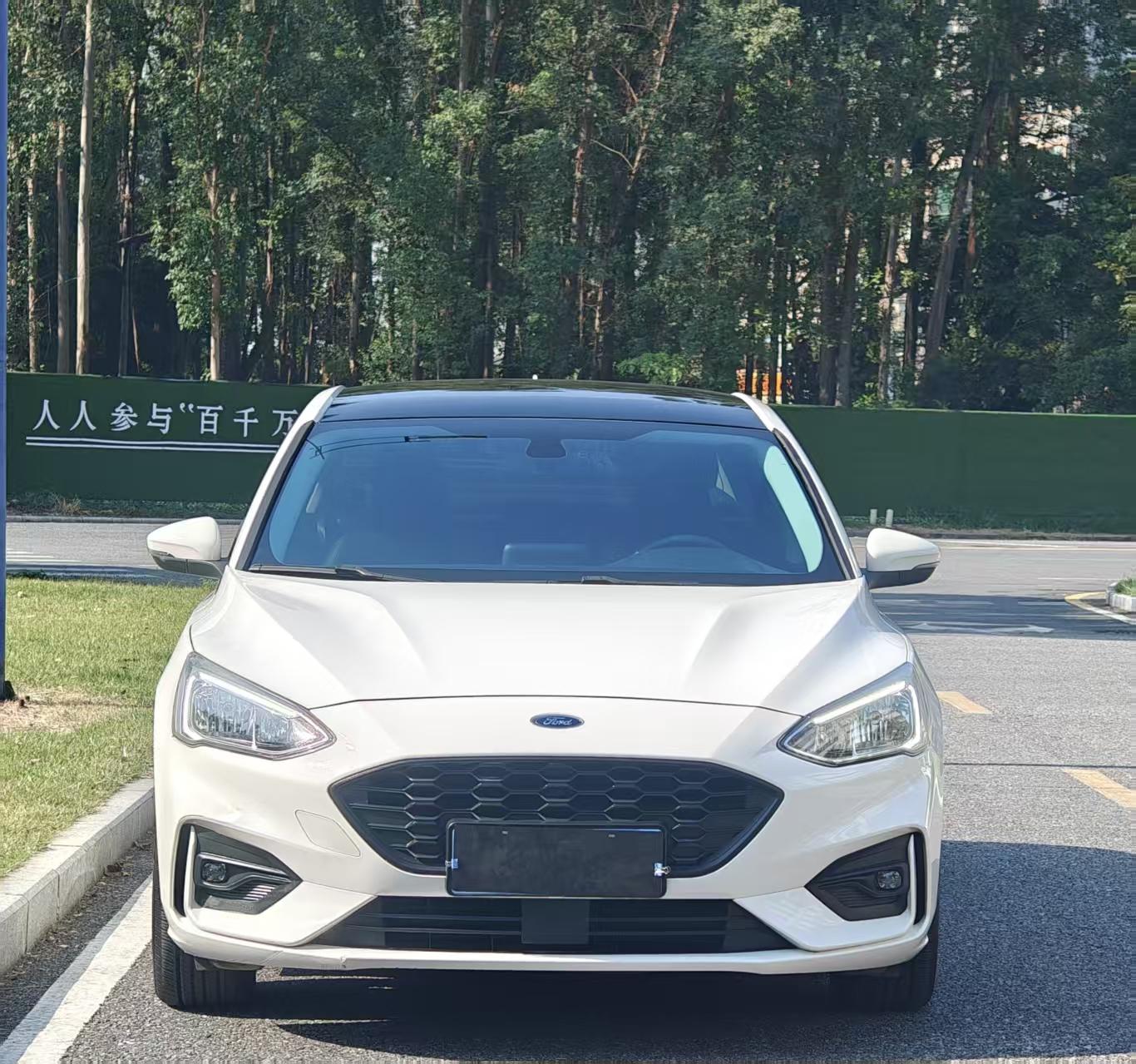 Ford Focus 2020 Sedan EcoBoost 180 Auto