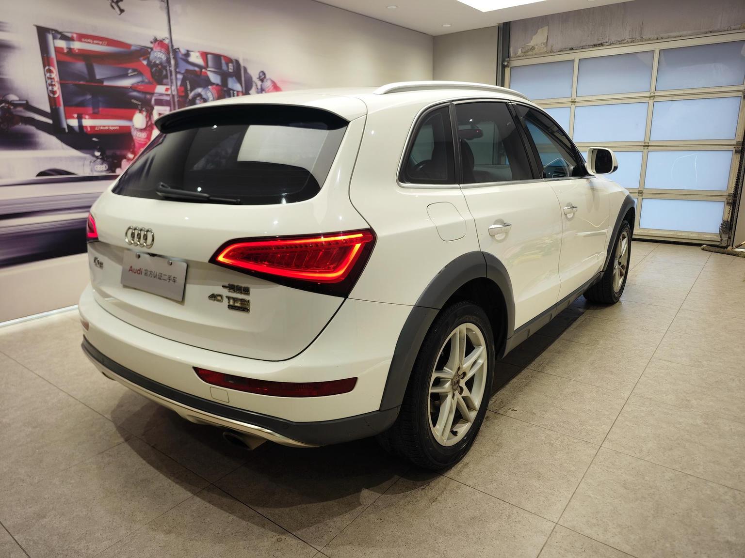 Audi Q5 2018 Heritage 40 TFSI Tech