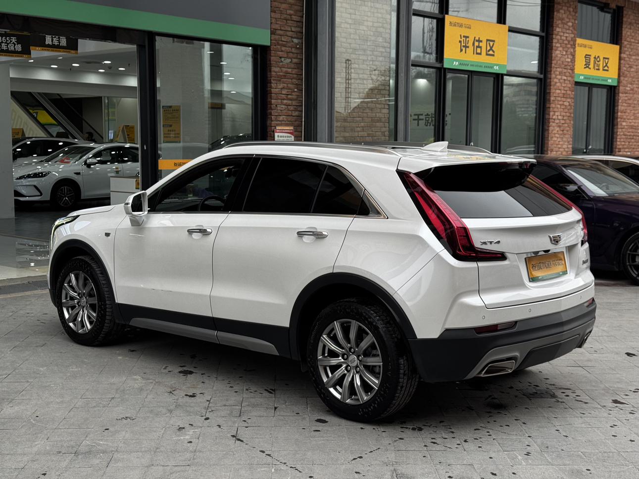 Cadillac XT4 2020 Facelift 28T 2WD Luxury