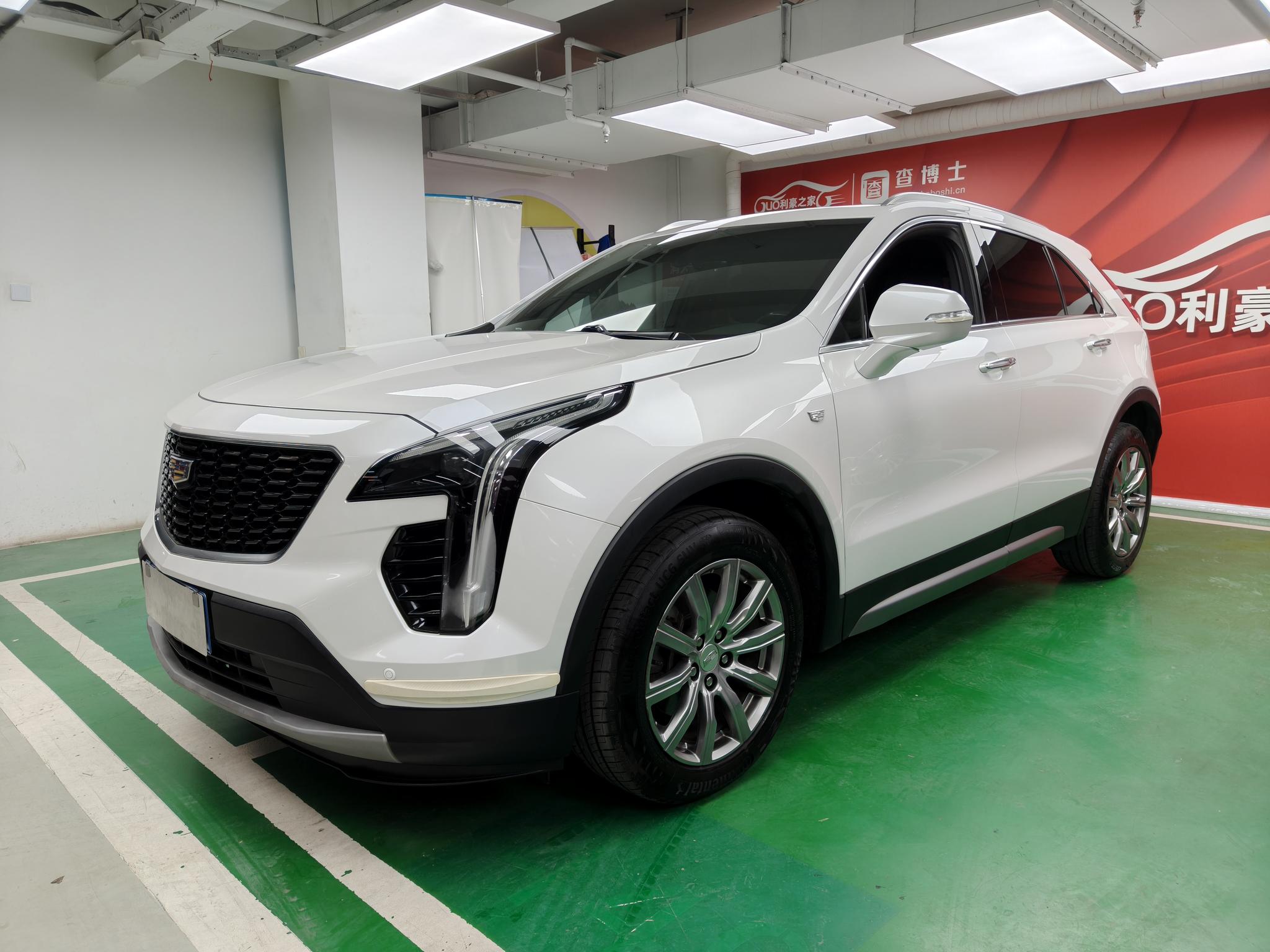 Cadillac XT4 2018 28T 4WD Leading