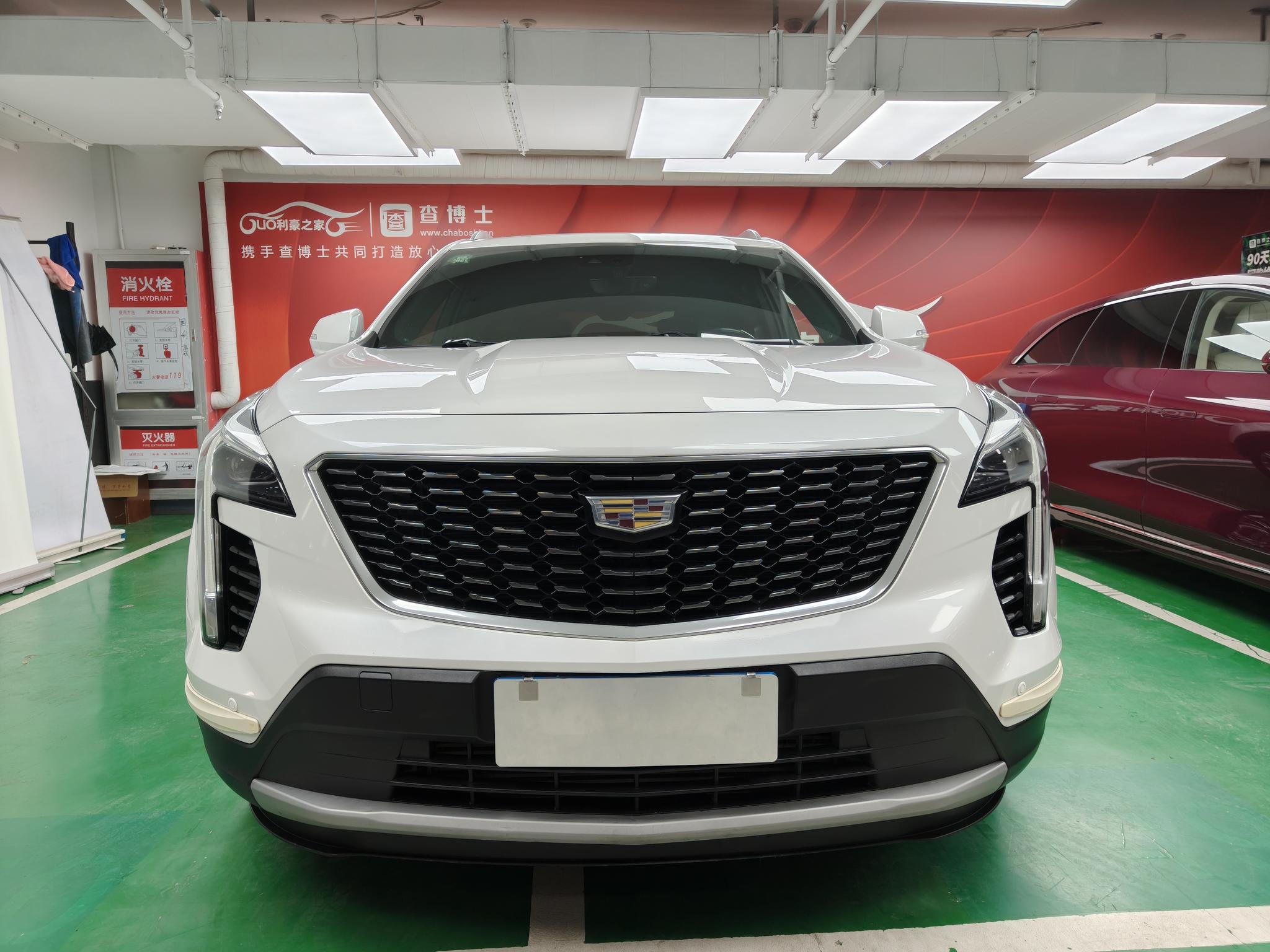 Cadillac XT4 2018 28T 4WD Leading