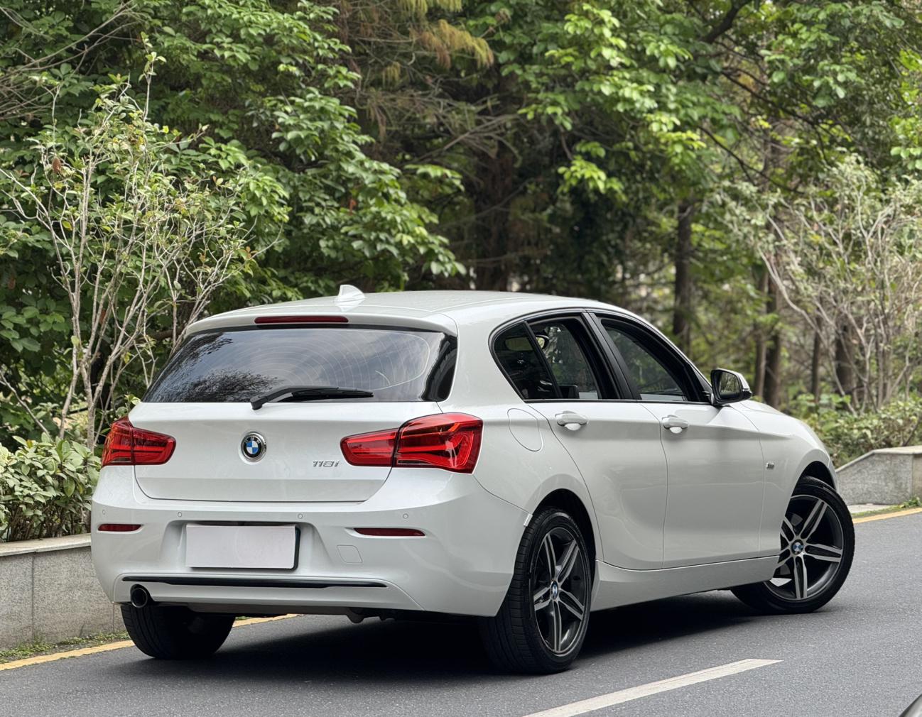 BMW 1 Series ( Import ) 2018 118i Sport Design Package