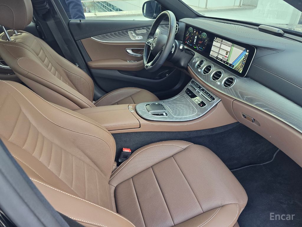 Benz E-Class W213 E350 4MATIC Avantgarde 2022