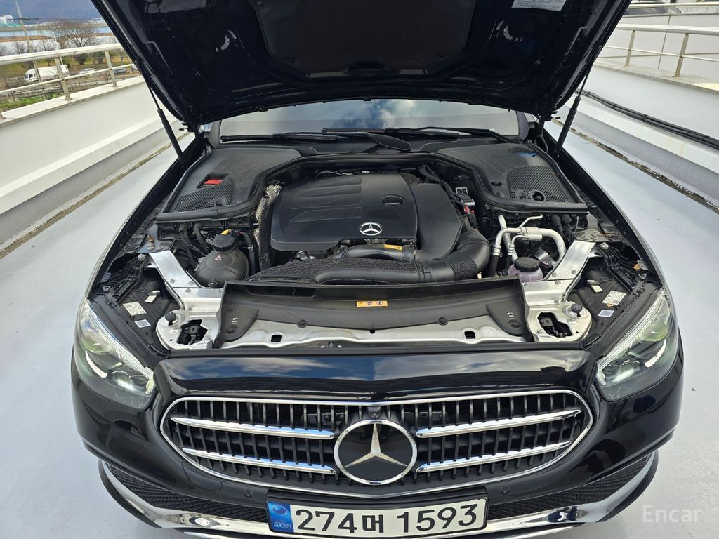 Benz E-Class W213 E350 4MATIC Avantgarde 2022