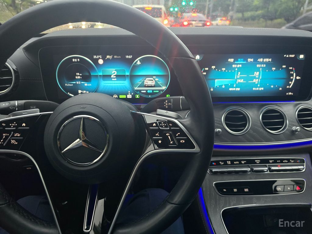 Benz E-Class W213 E350 4MATIC Avantgarde 2022