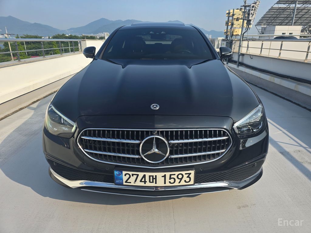Benz E-Class W213 E350 4MATIC Avantgarde 2022