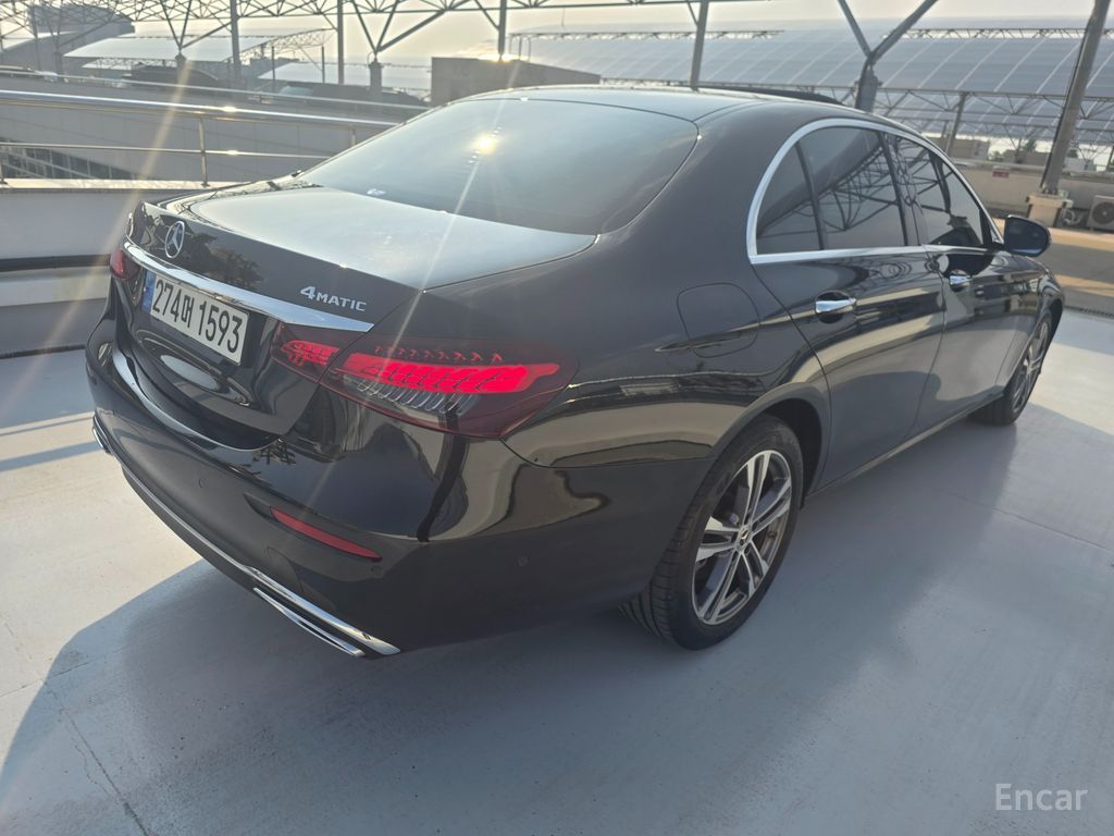 Benz E-Class W213 E350 4MATIC Avantgarde 2022
