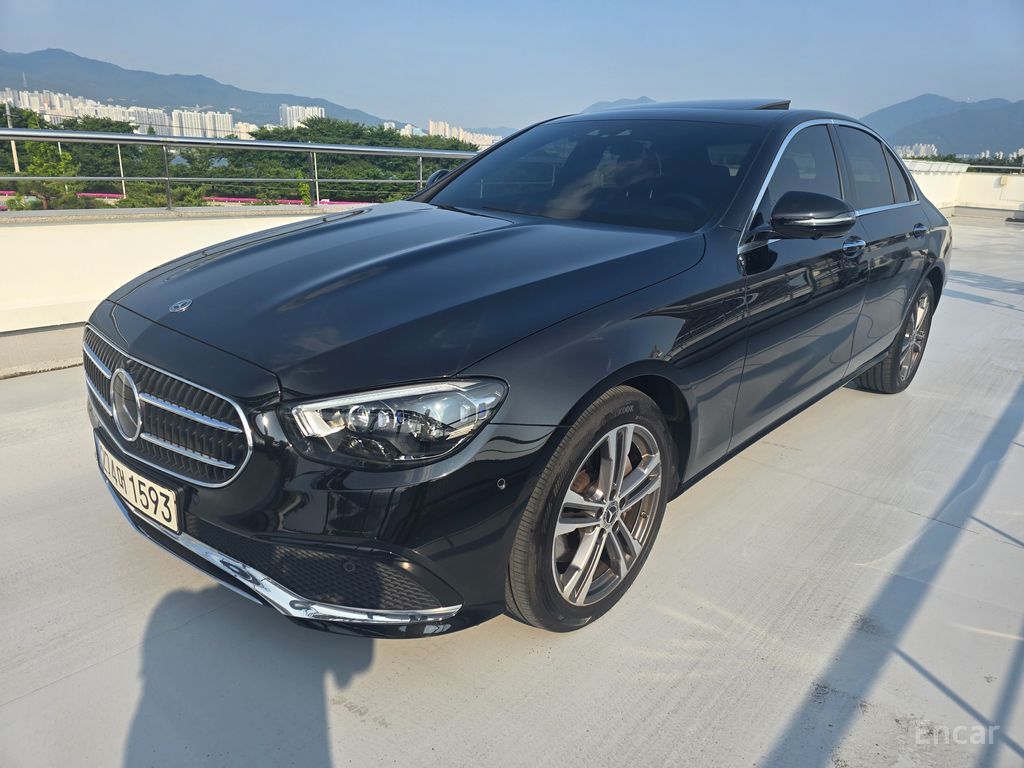 Benz E-Class W213 E350 4MATIC Avantgarde 2022